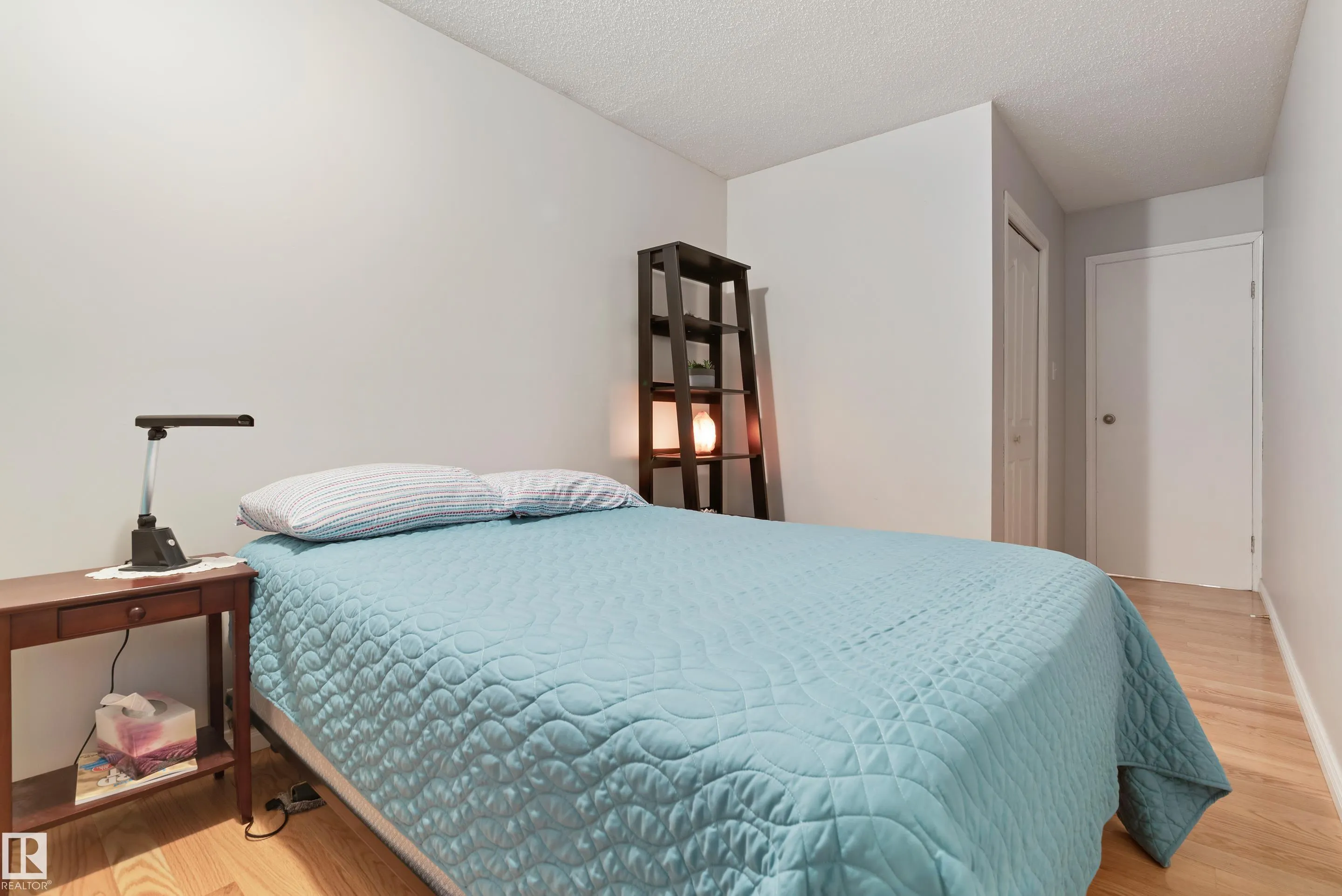 40 FERNWOOD Crescent