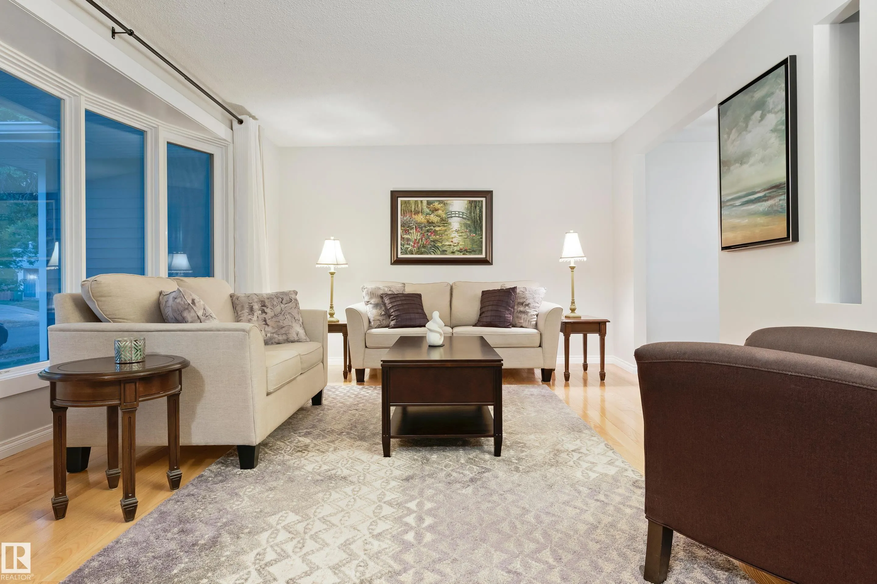 40 FERNWOOD Crescent