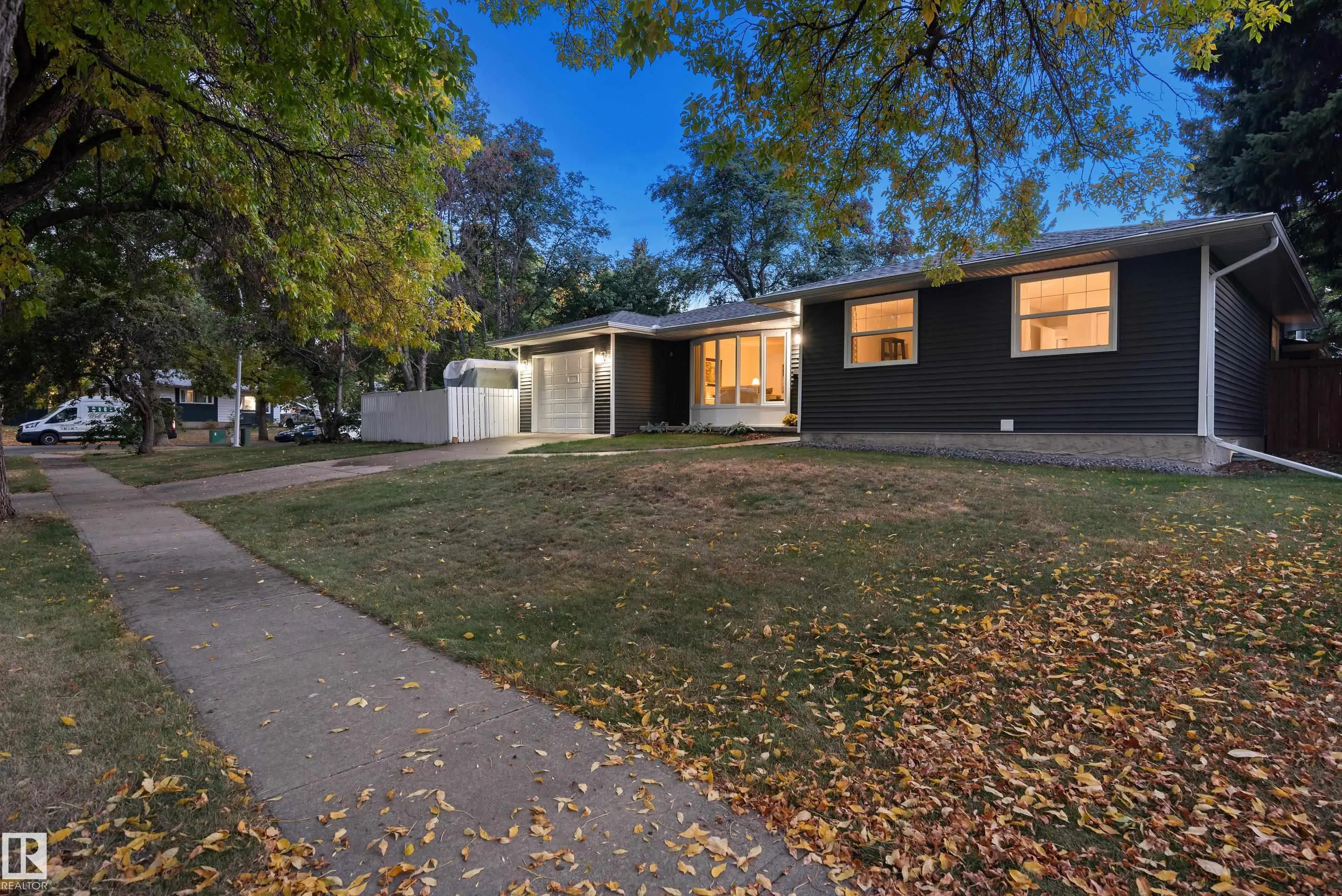 40 FERNWOOD Crescent