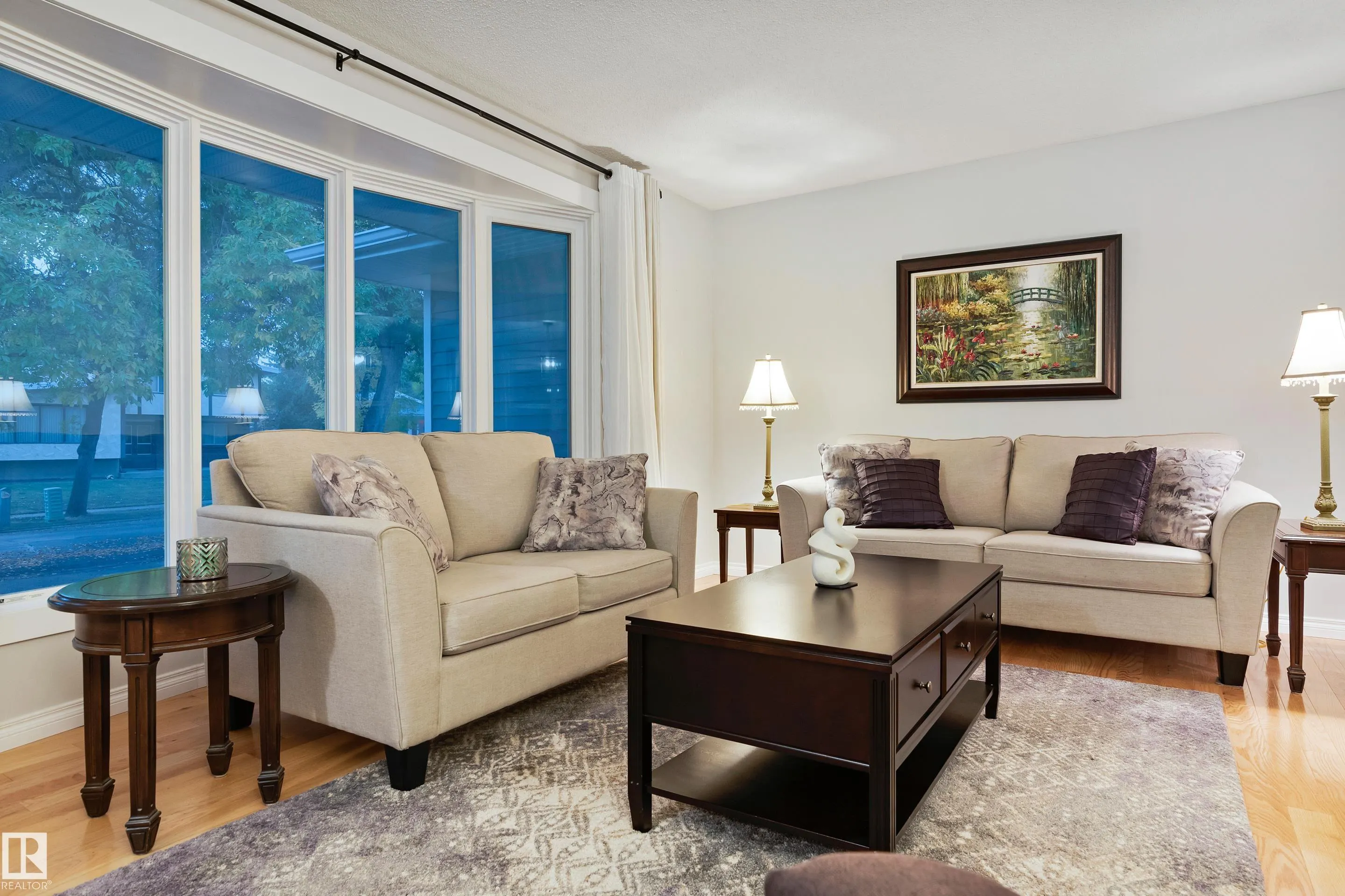 40 FERNWOOD Crescent