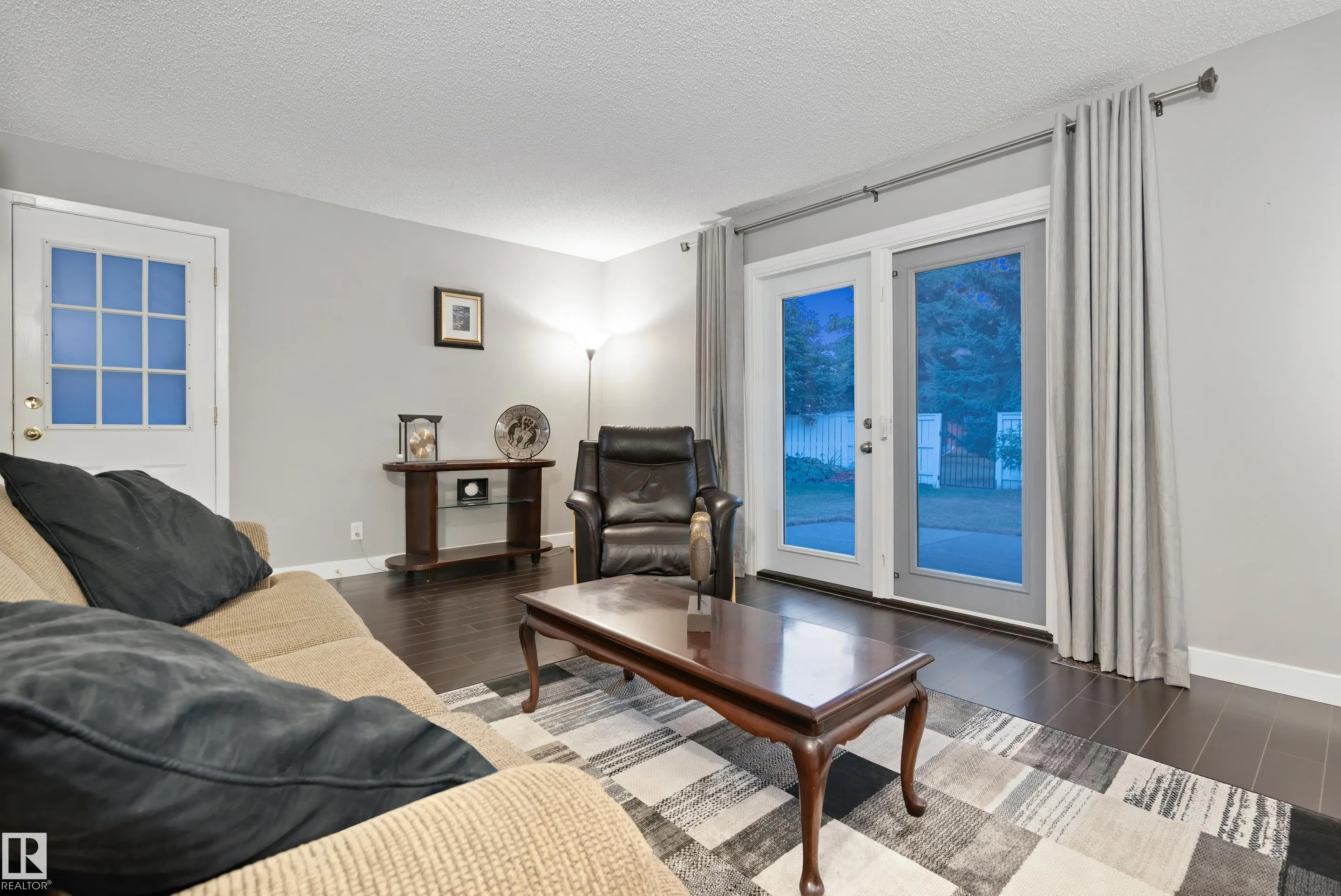 40 FERNWOOD Crescent