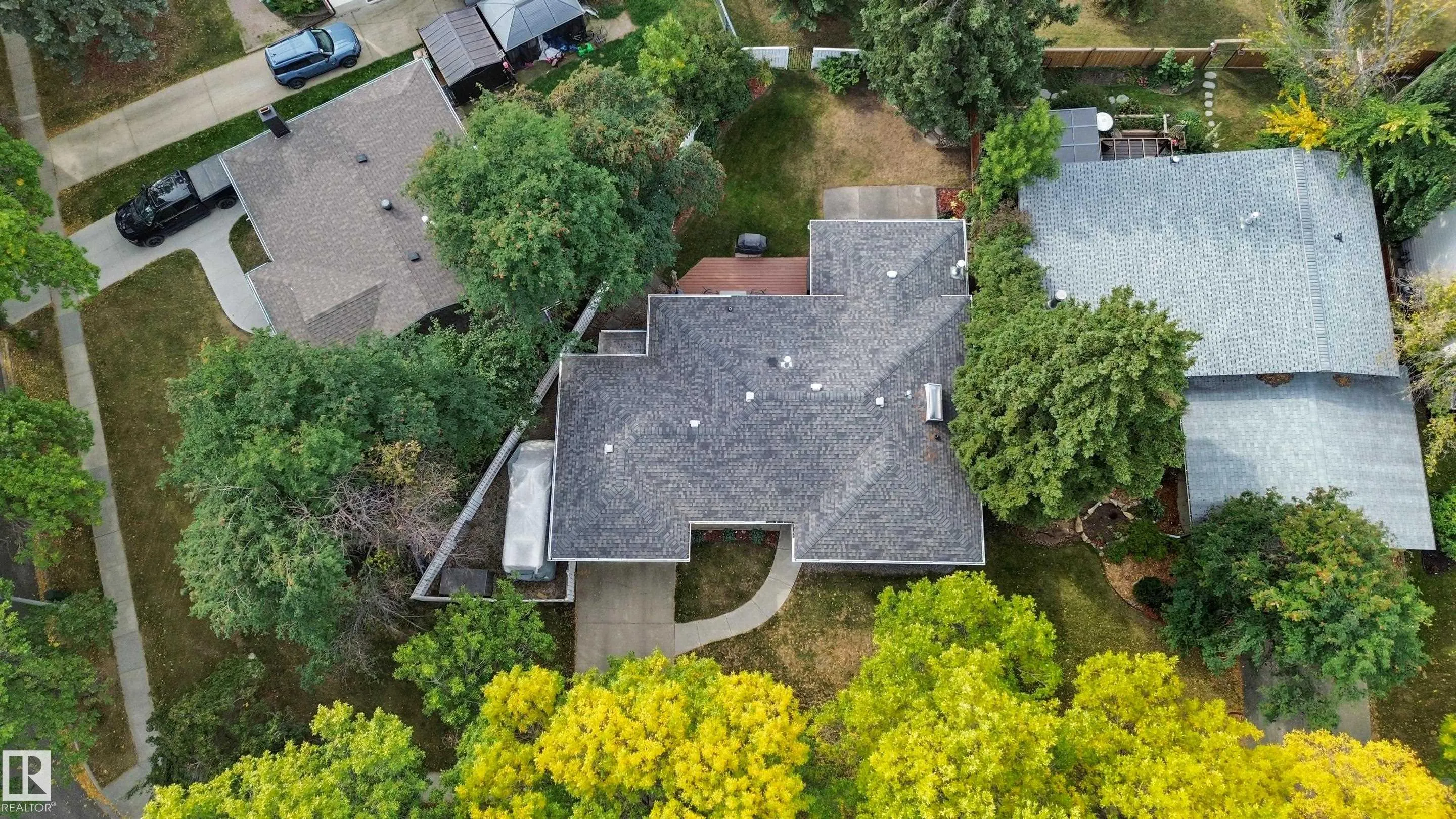 40 FERNWOOD Crescent