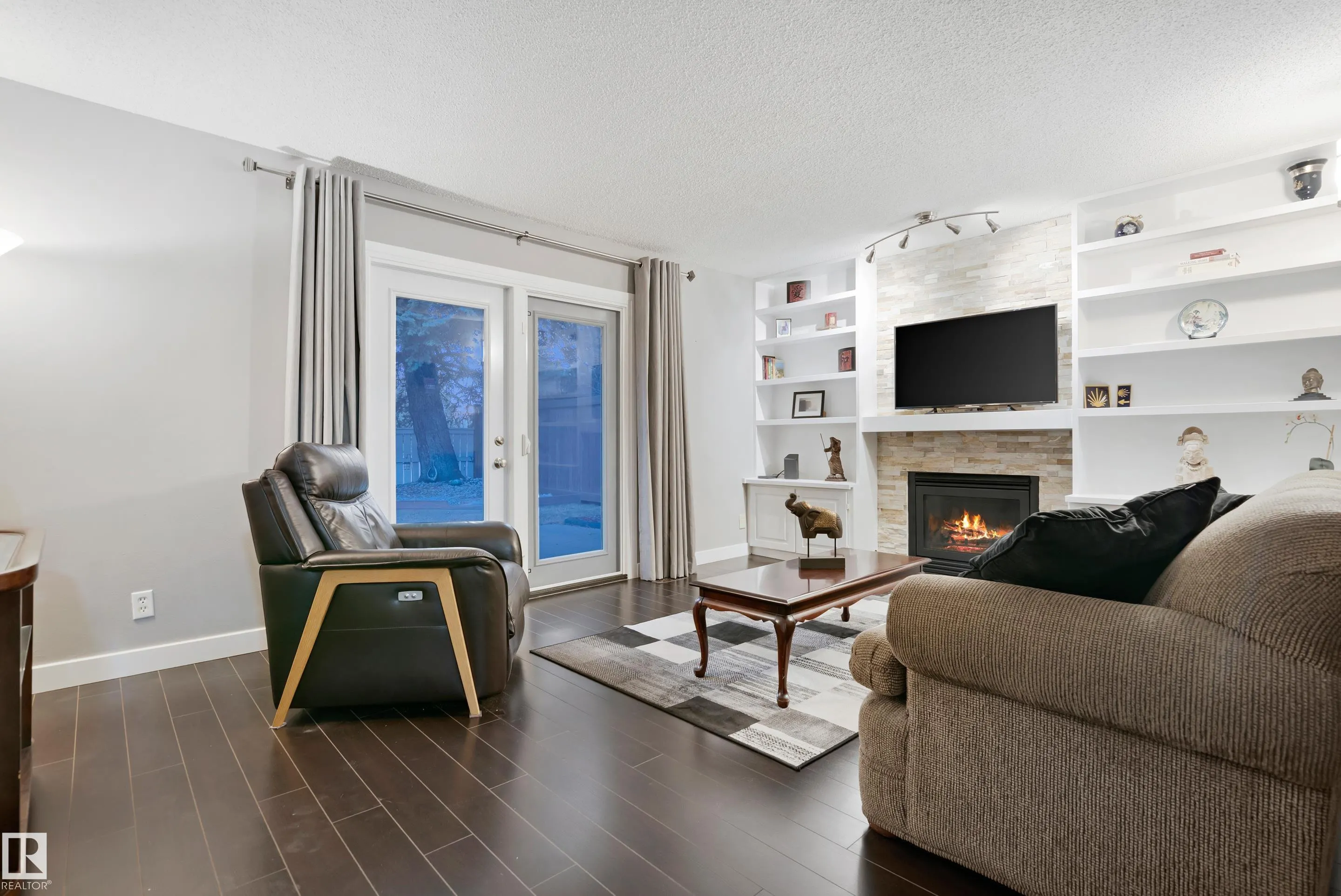 40 FERNWOOD Crescent