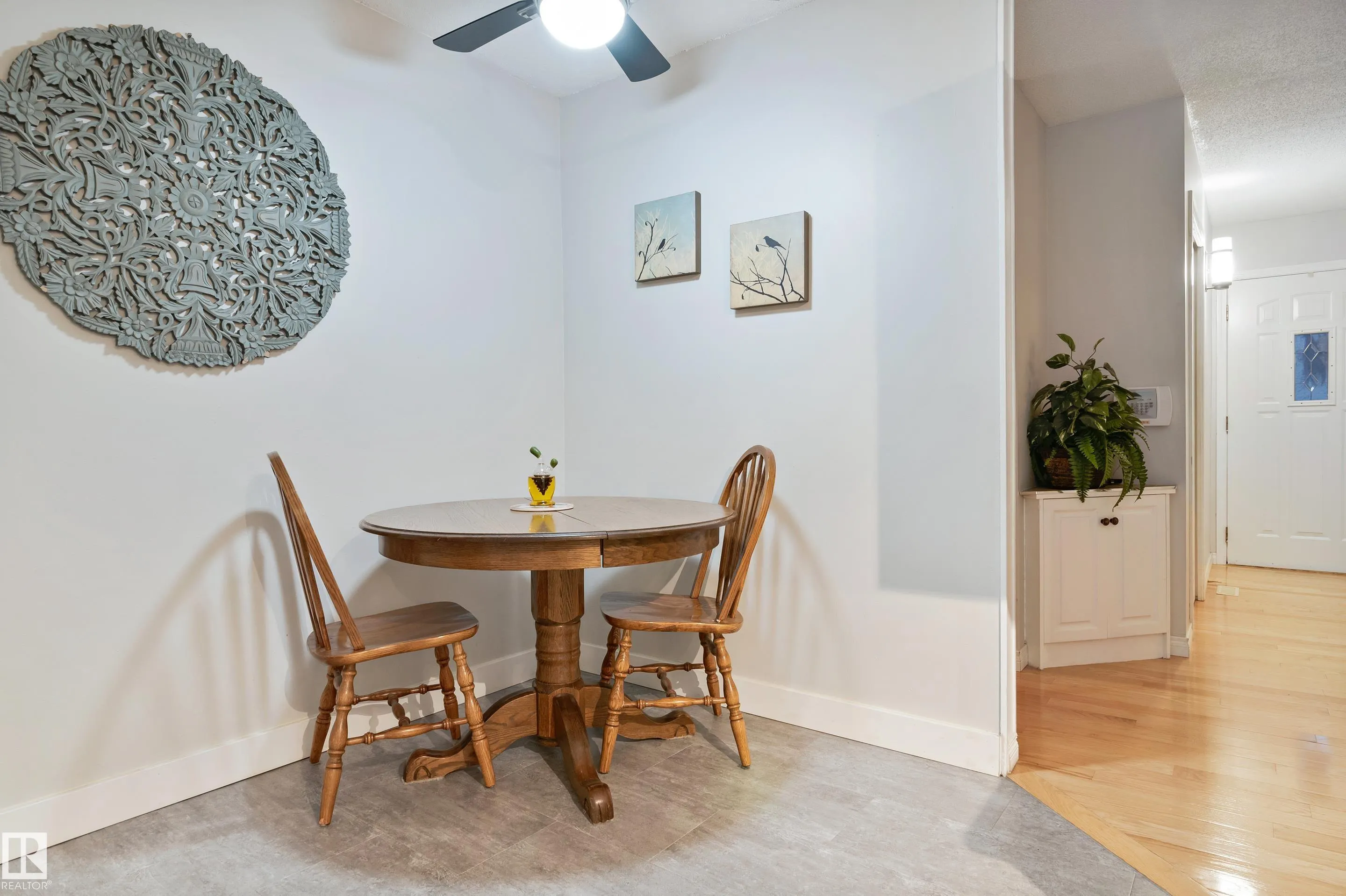 40 FERNWOOD Crescent