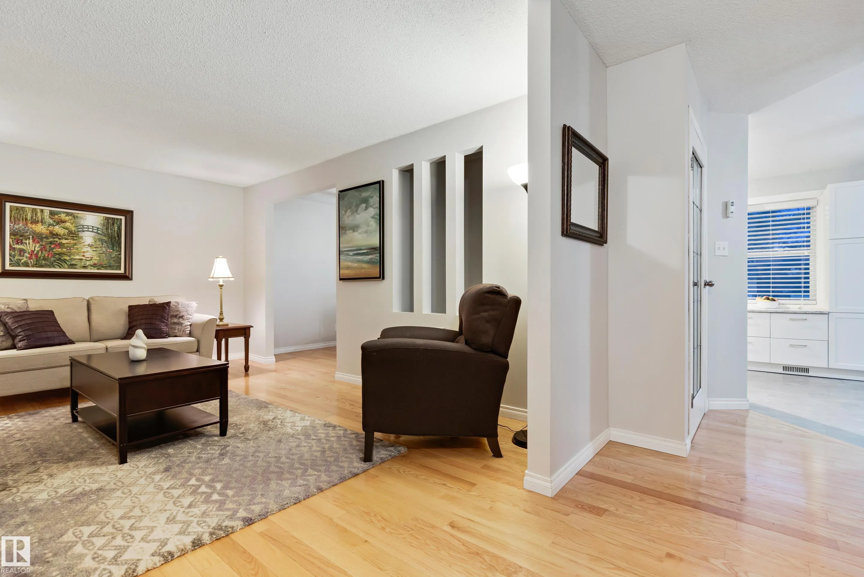 40 FERNWOOD Crescent