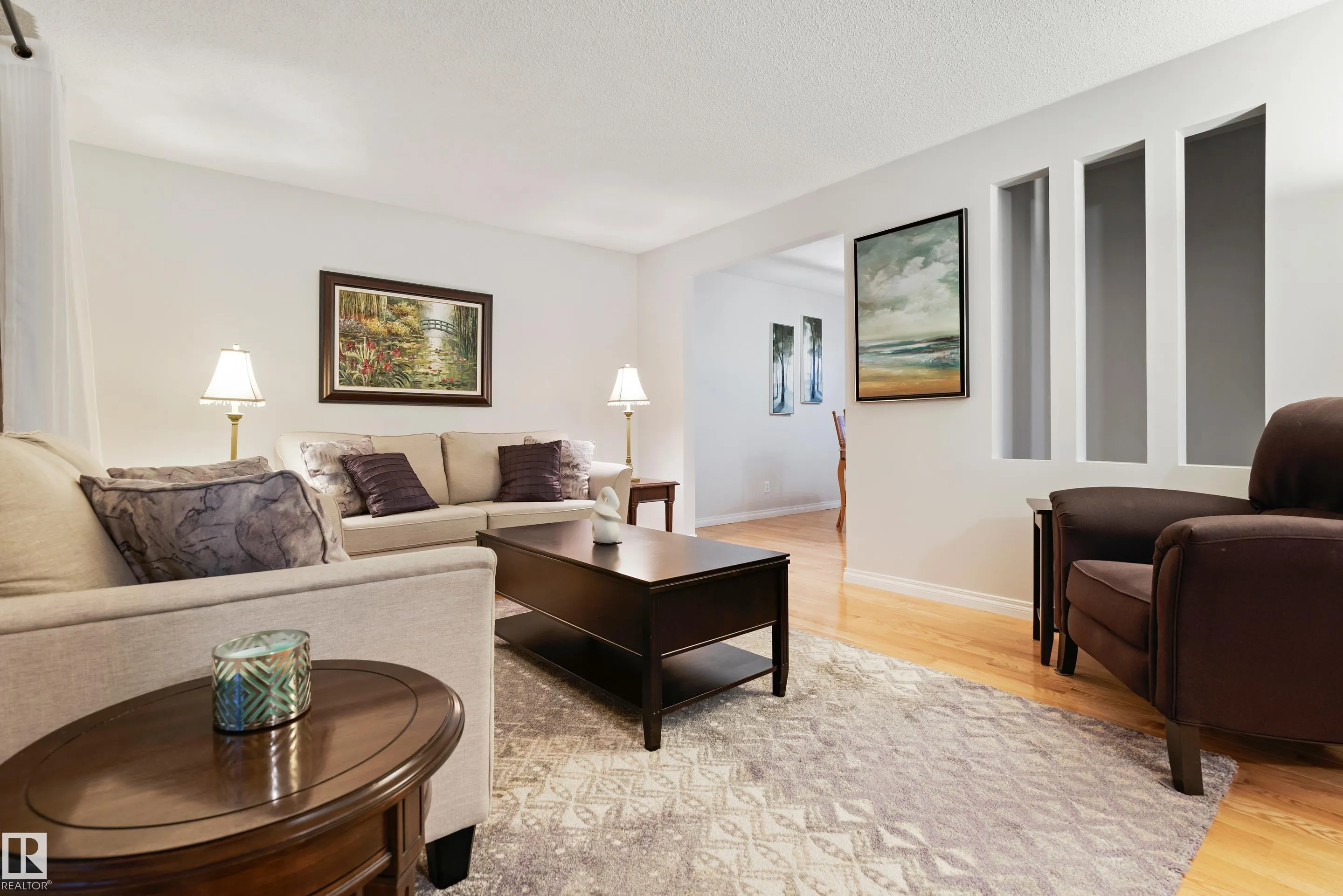 40 FERNWOOD Crescent