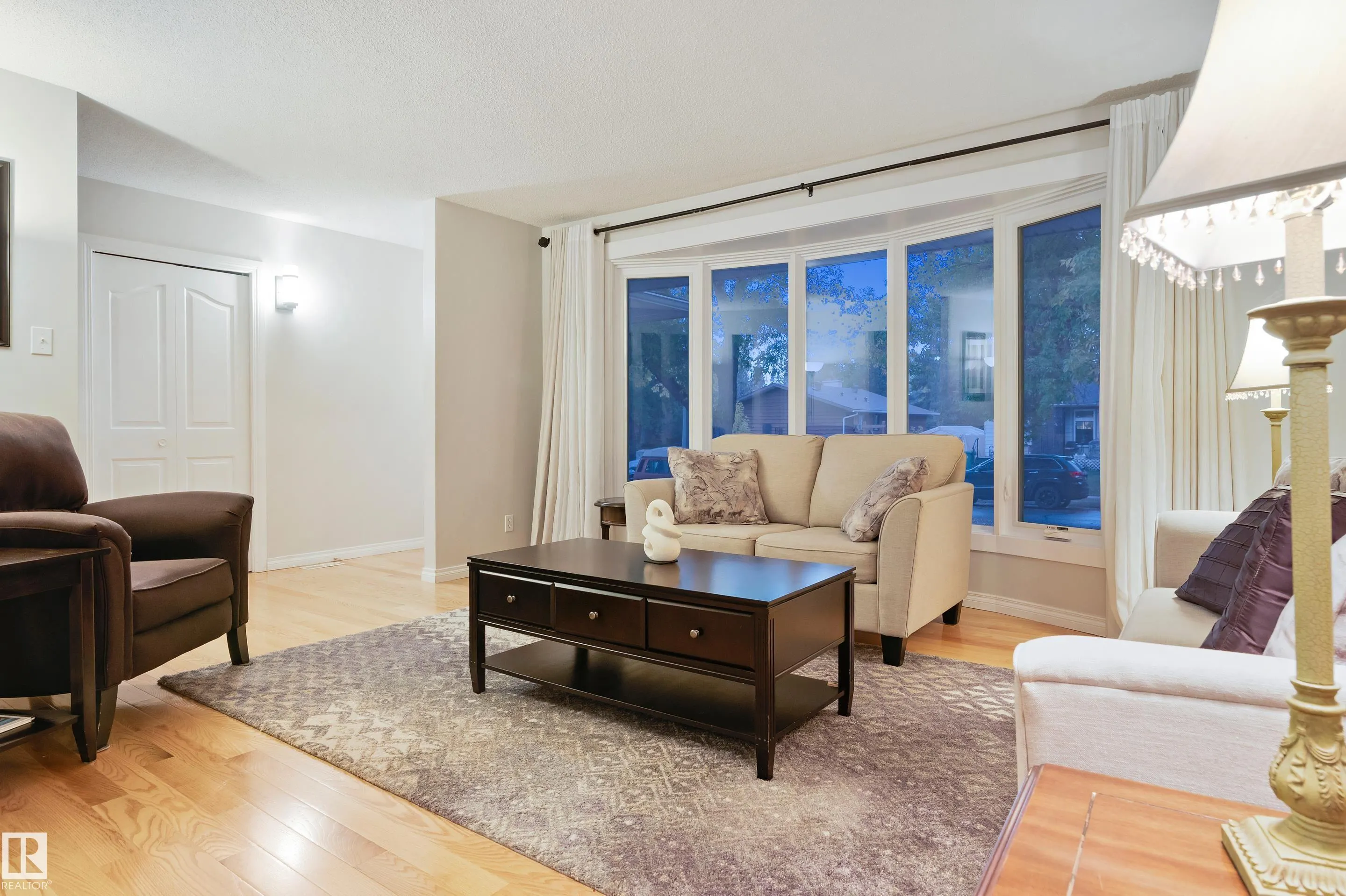 40 FERNWOOD Crescent