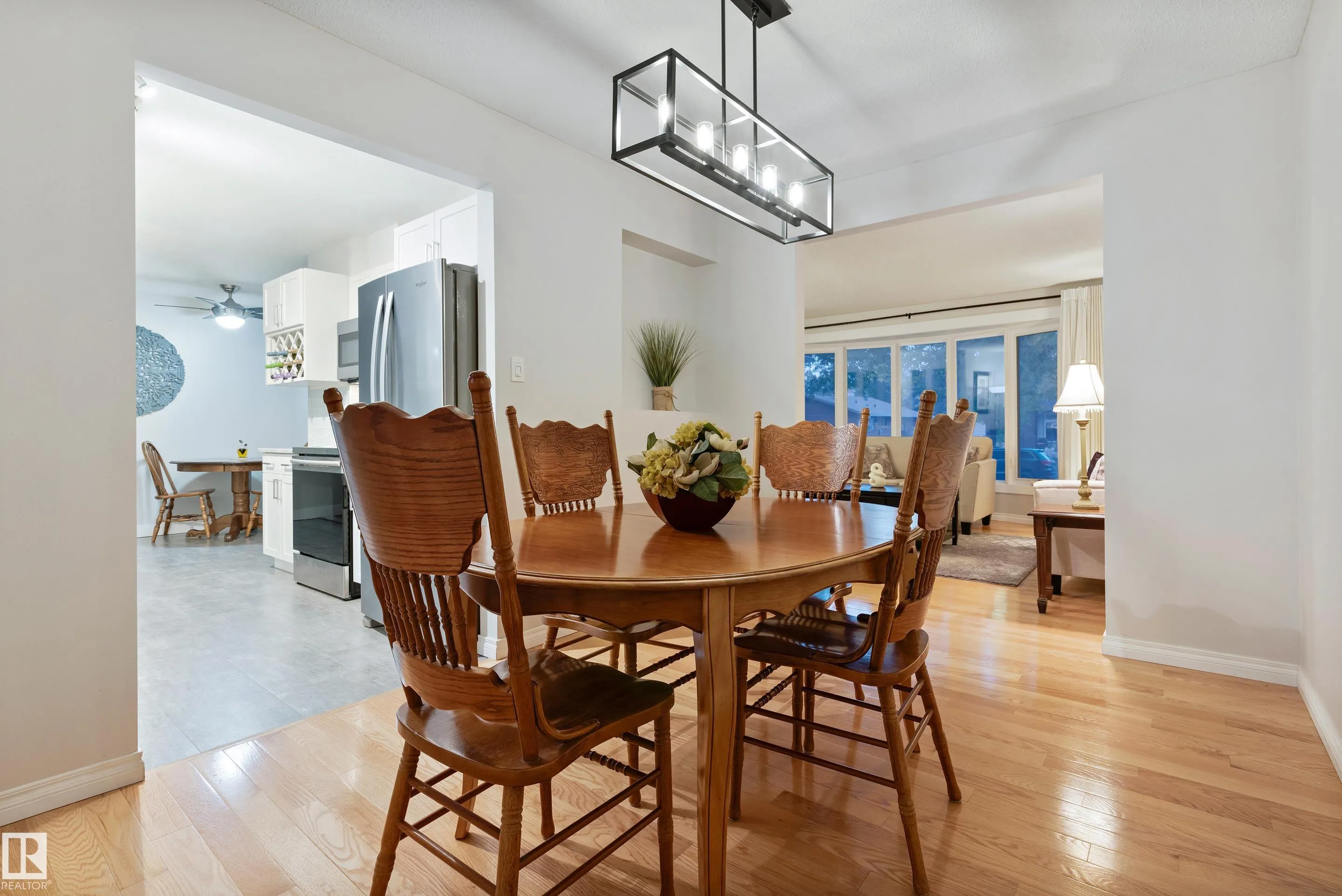 40 FERNWOOD Crescent