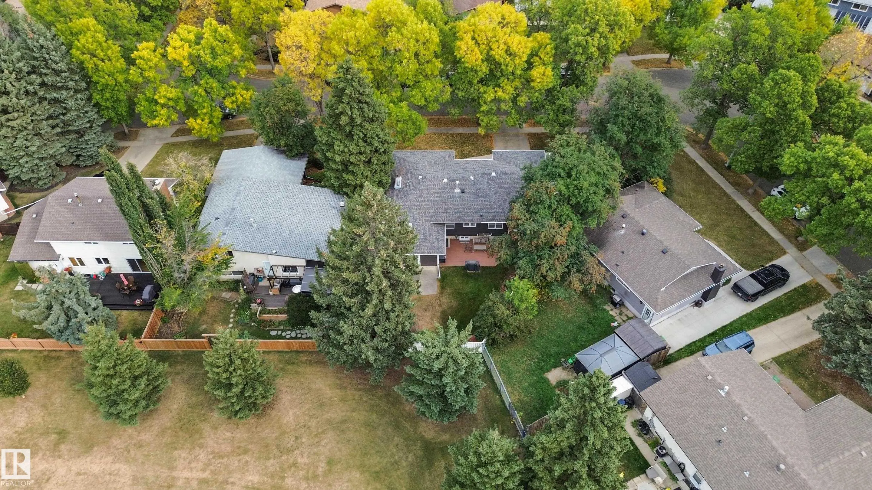 40 FERNWOOD Crescent