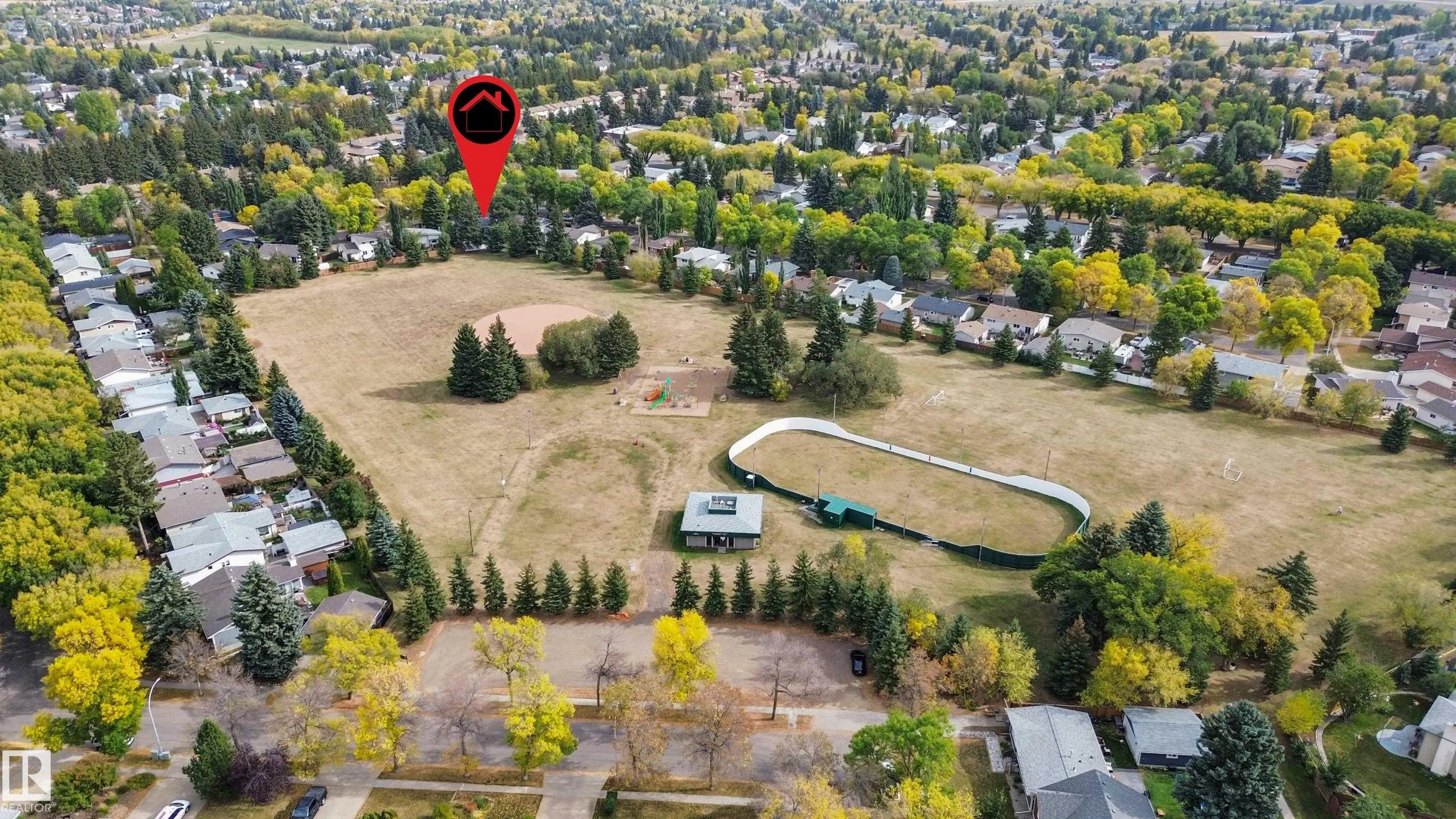 40 FERNWOOD Crescent
