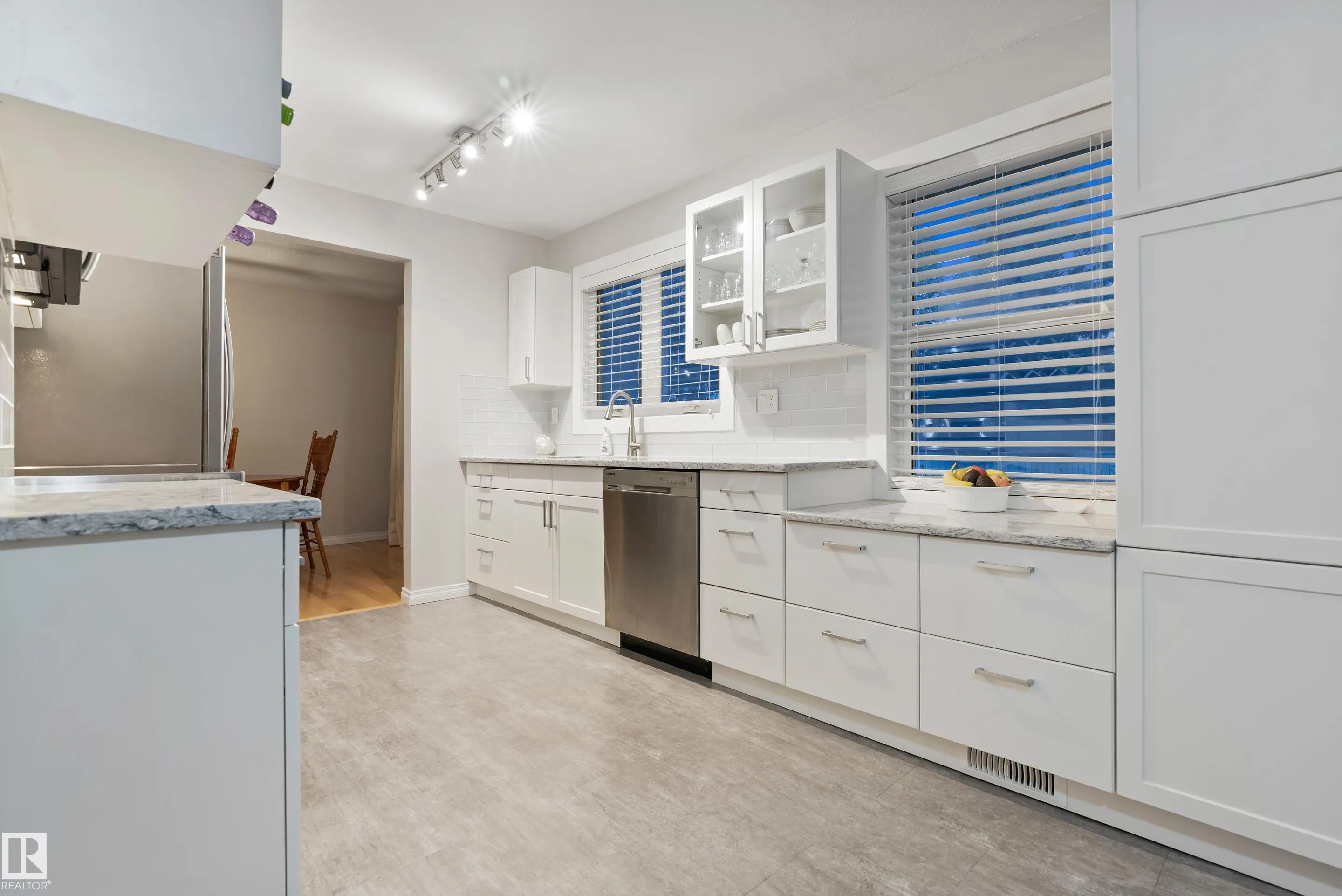 40 FERNWOOD Crescent