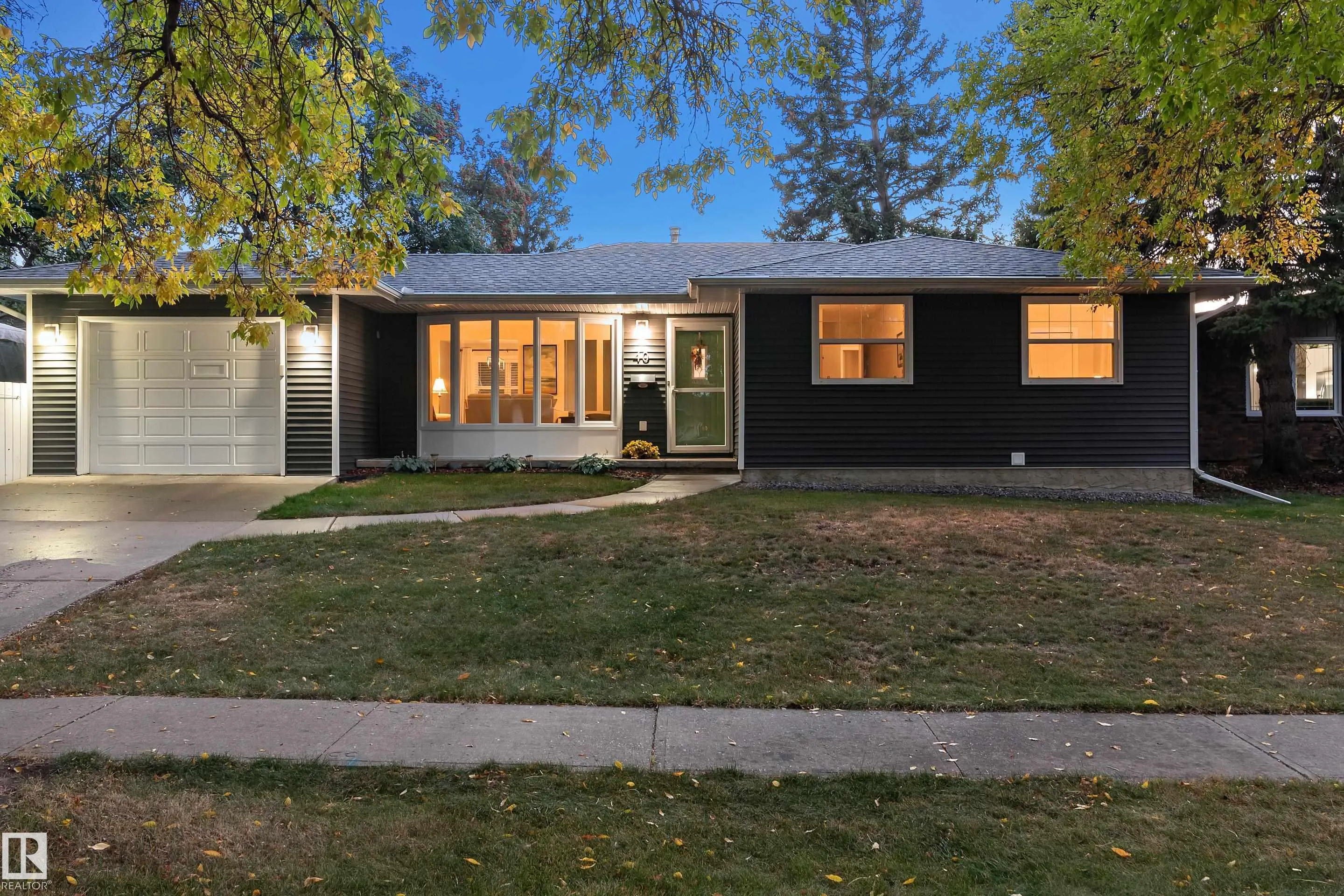 40 FERNWOOD Crescent