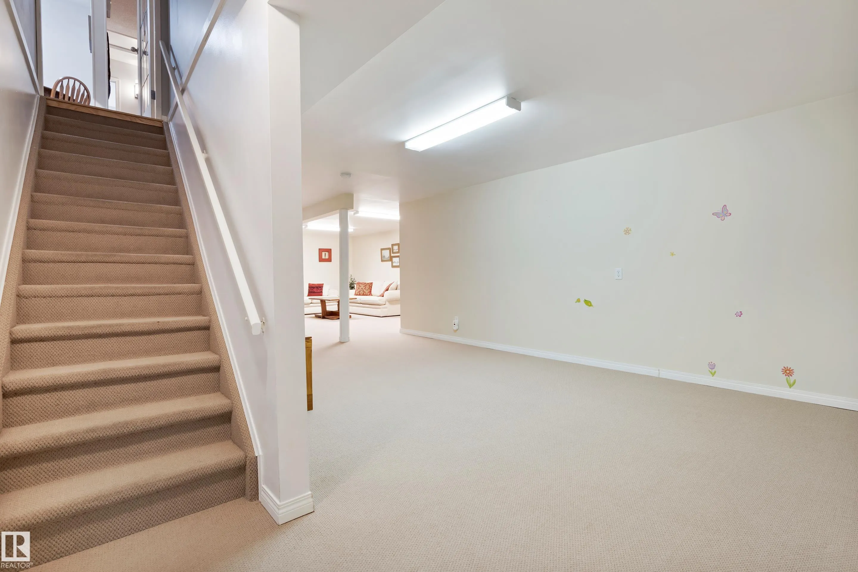 40 FERNWOOD Crescent