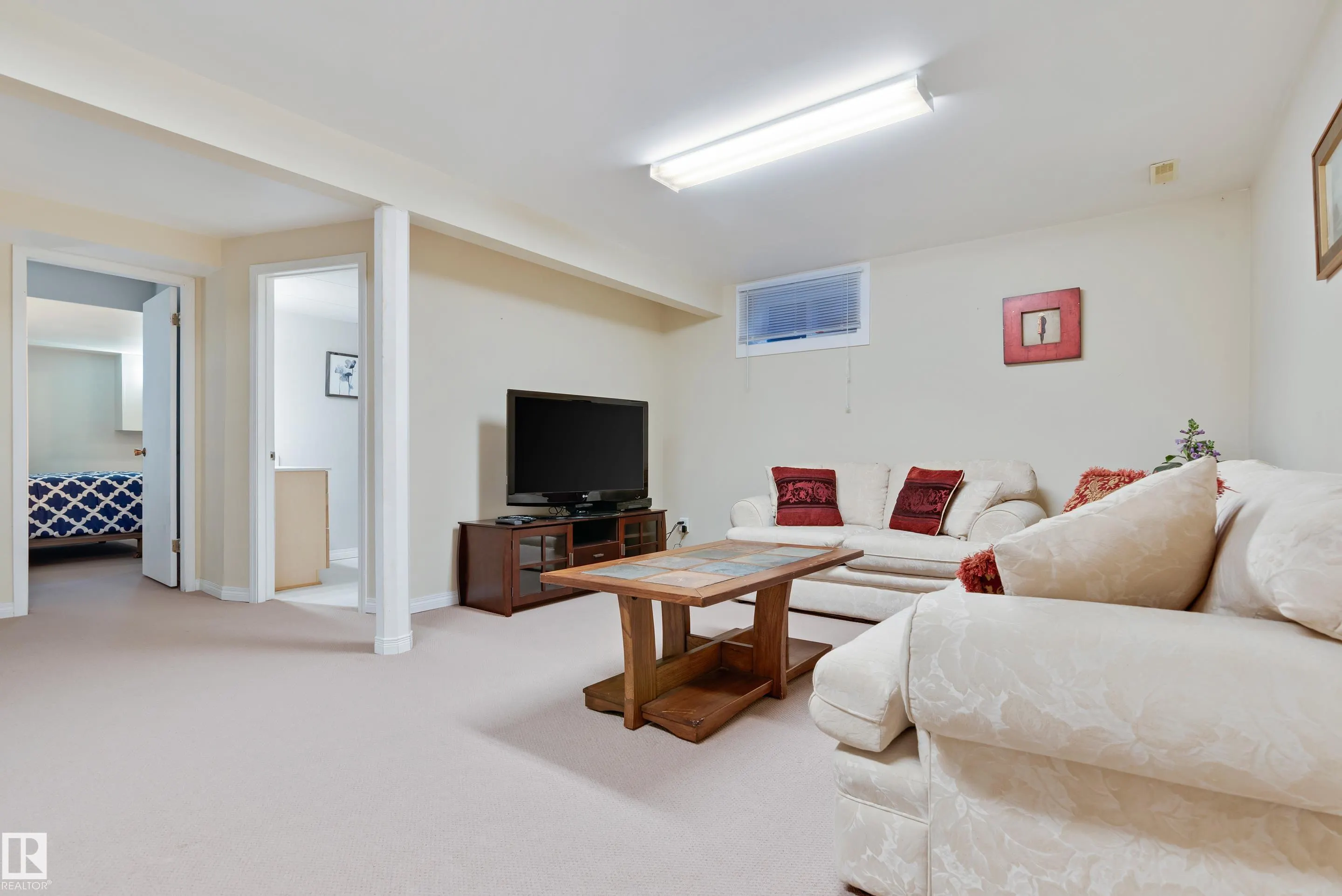 40 FERNWOOD Crescent