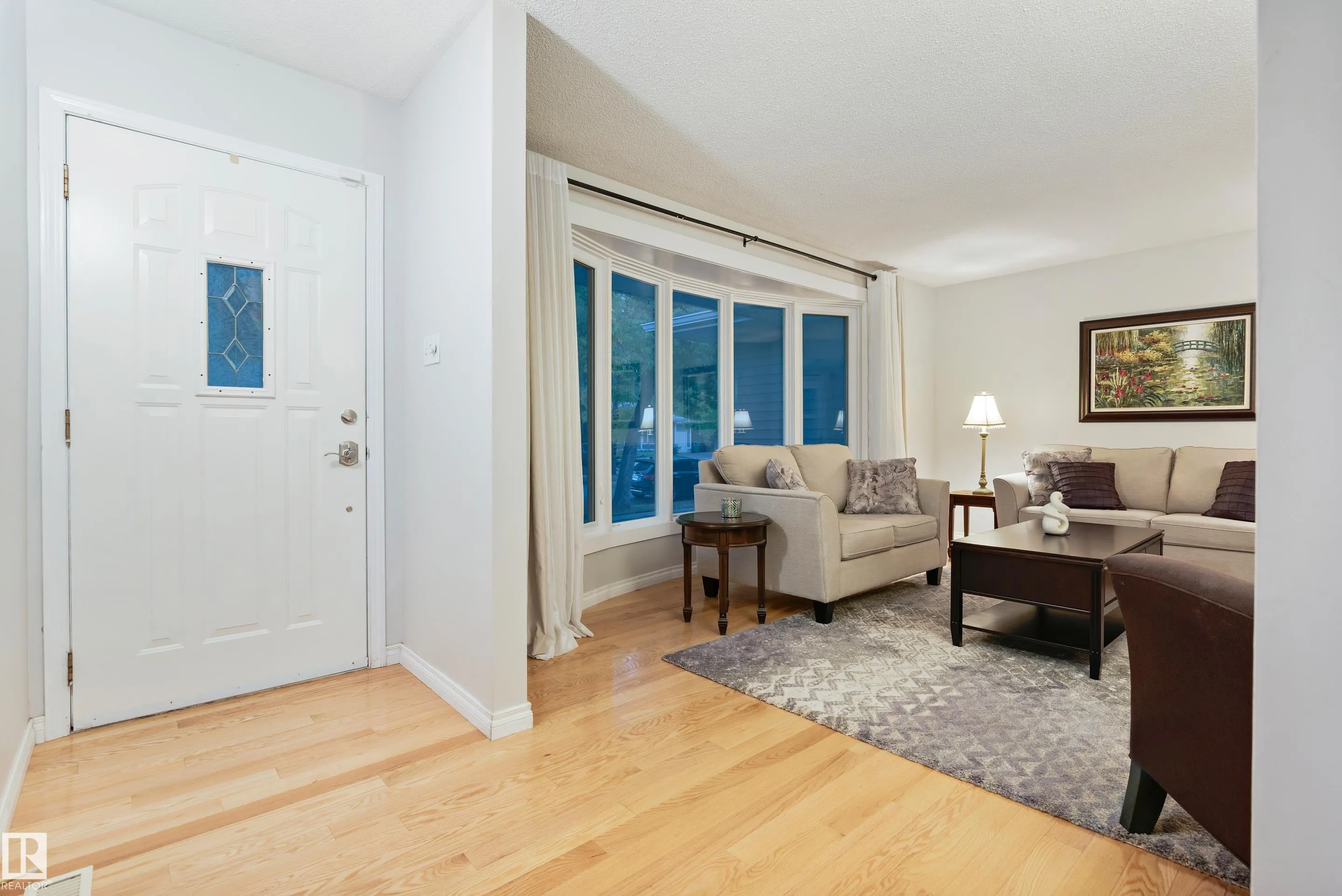 40 FERNWOOD Crescent
