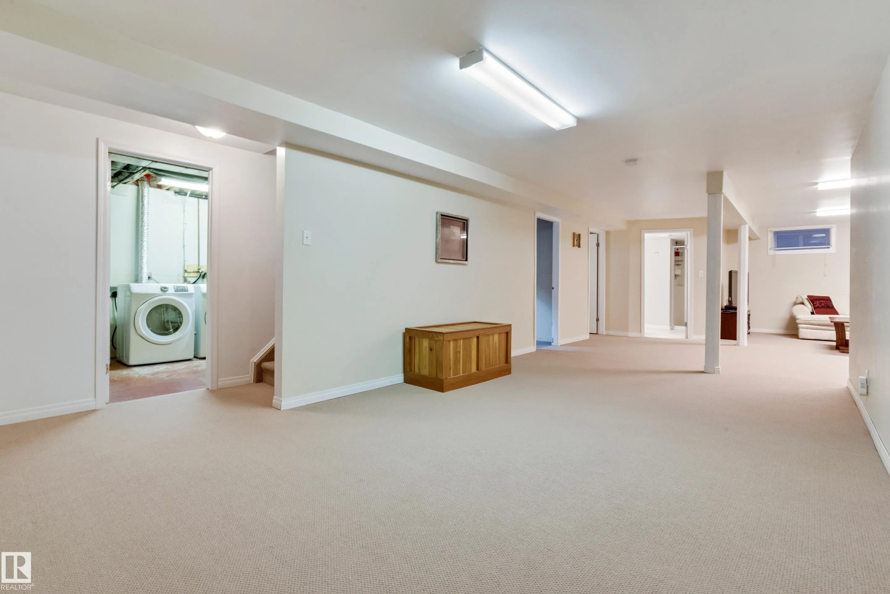 40 FERNWOOD Crescent