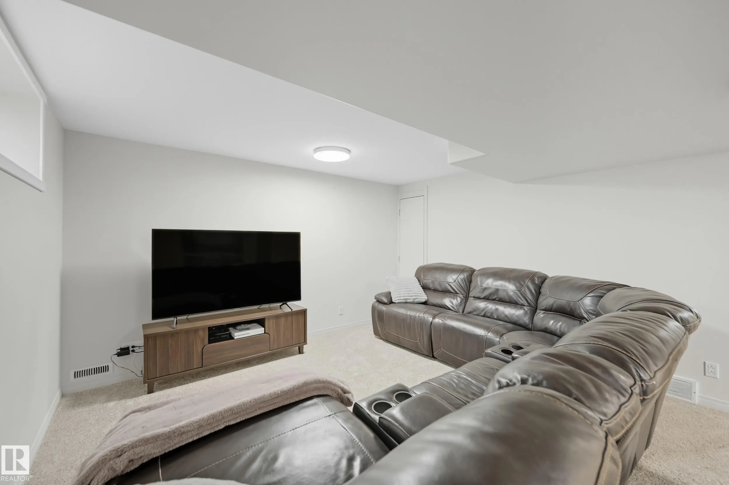 12408 39 Avenue