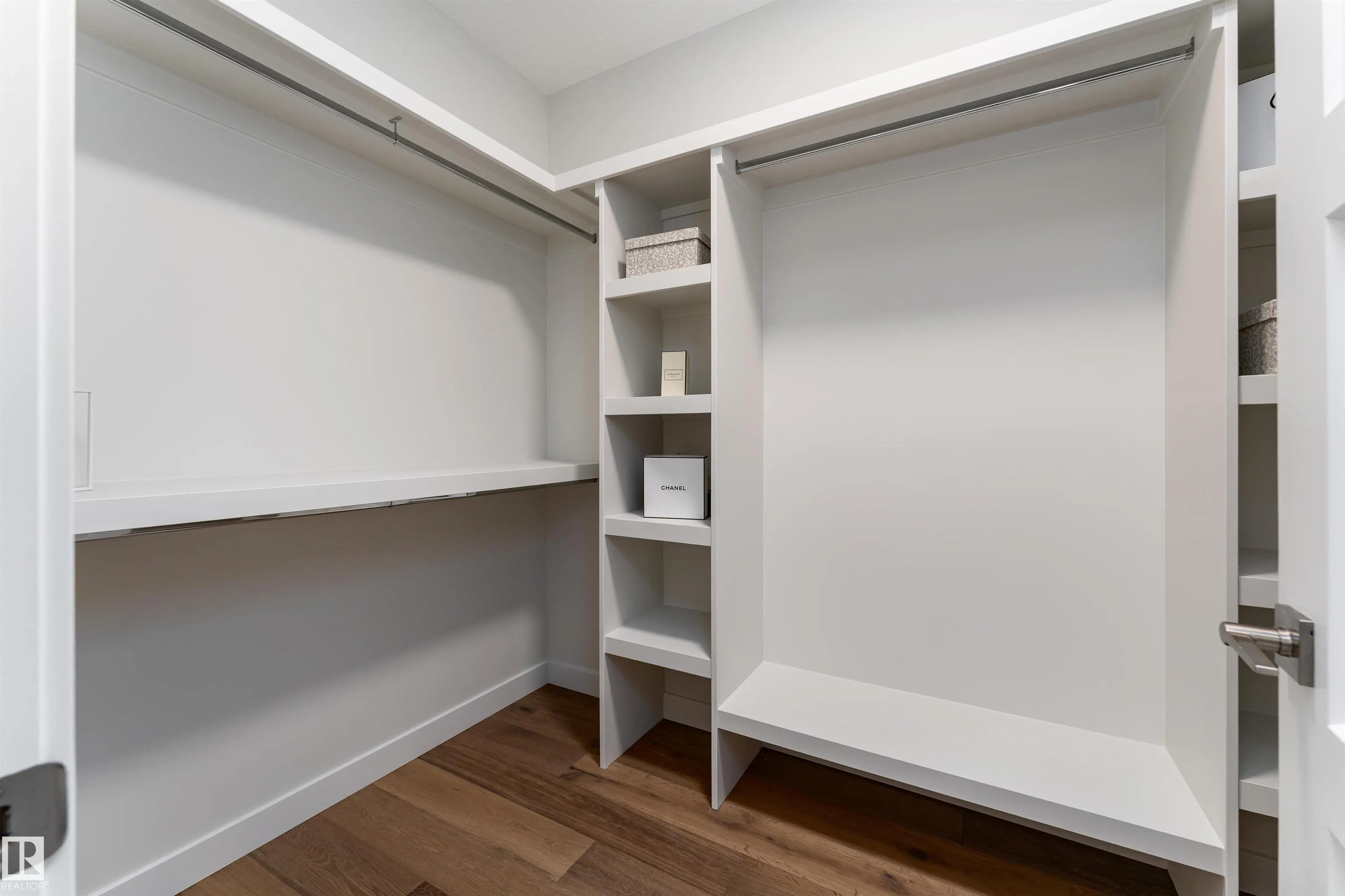 56 TILIA Place