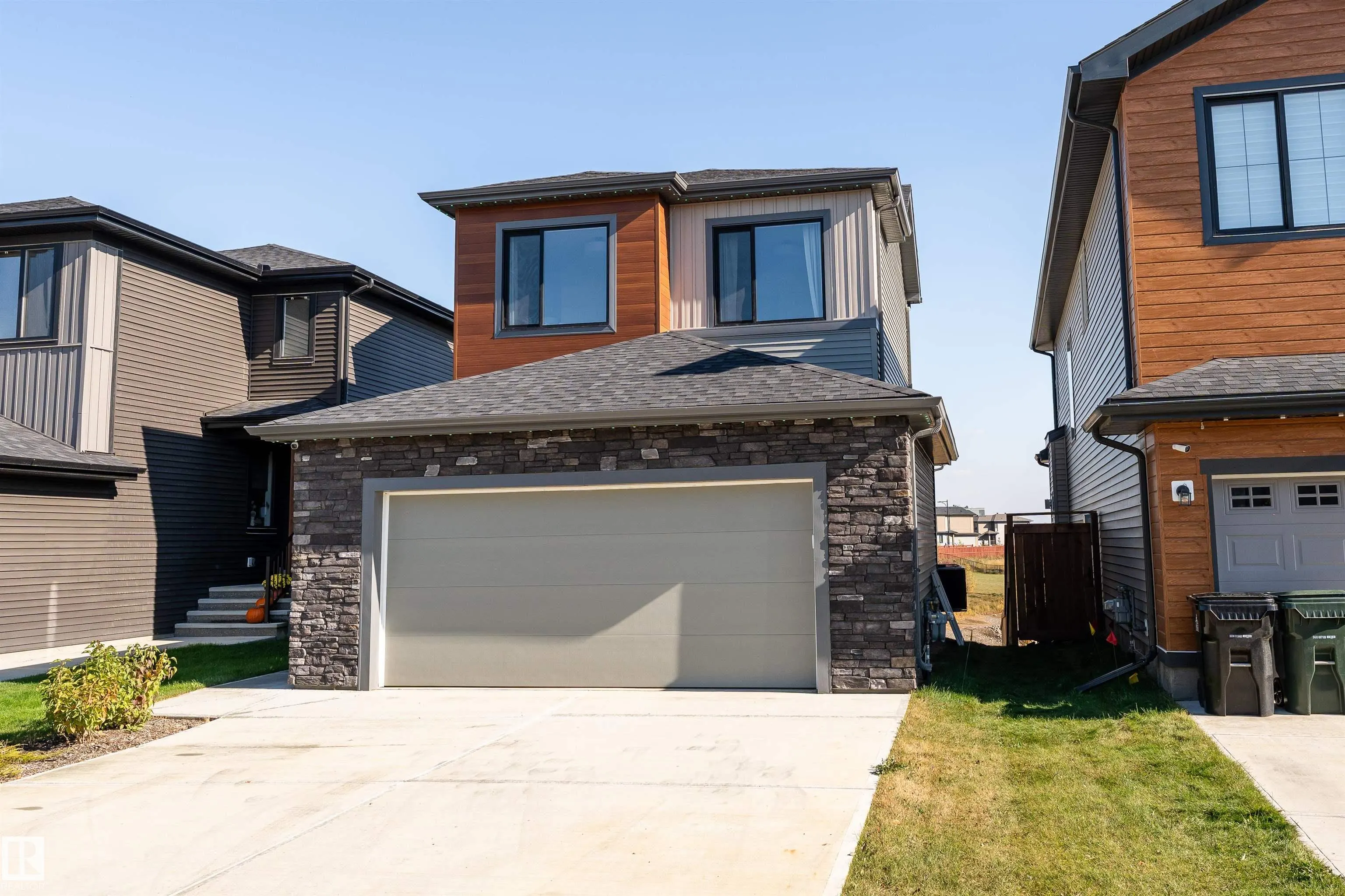 56 TILIA Place