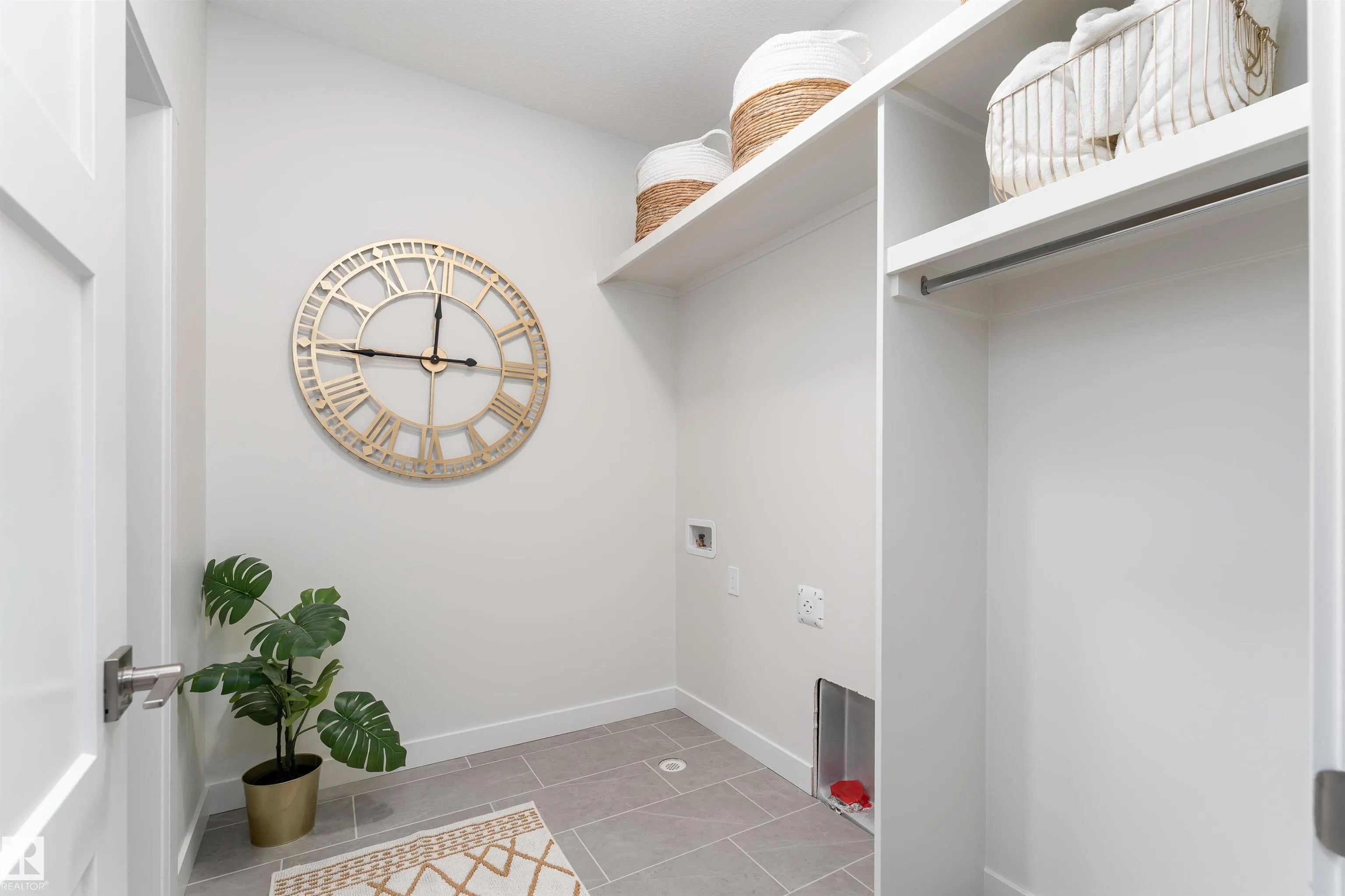 56 TILIA Place