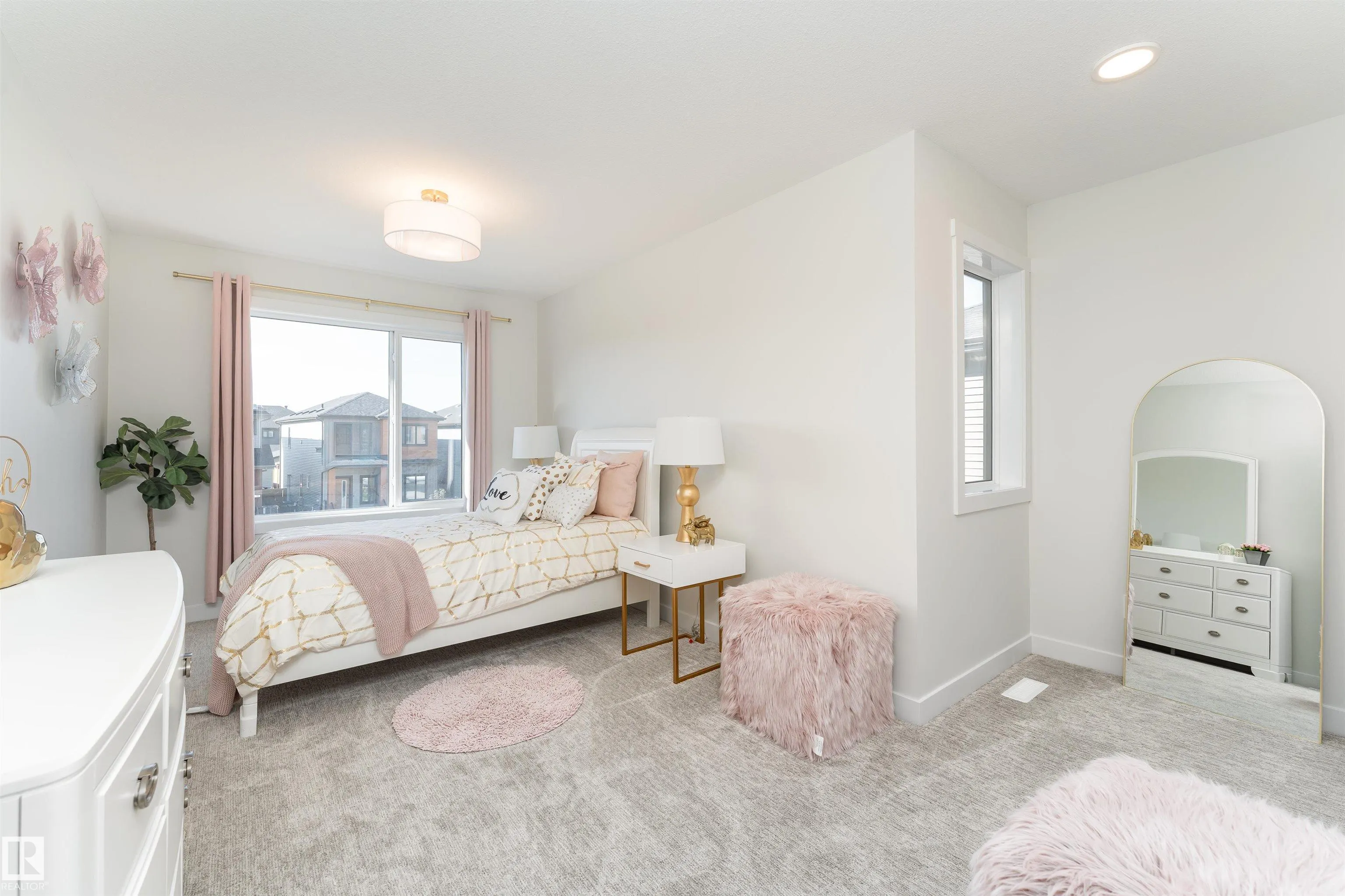 56 TILIA Place