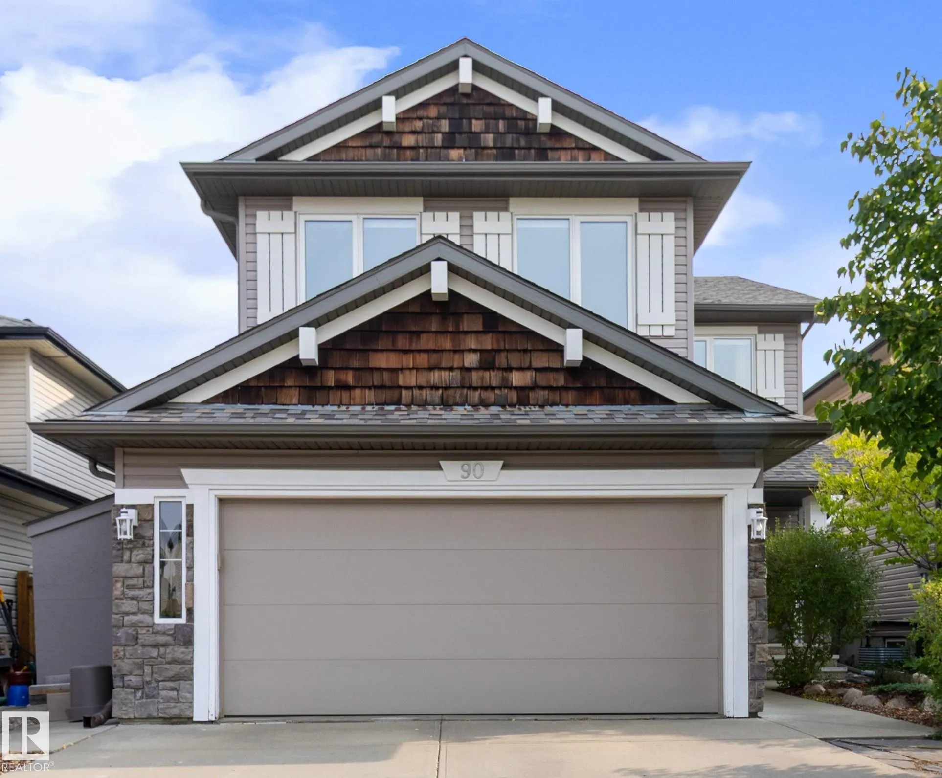 90 CARLYLE Crescent
