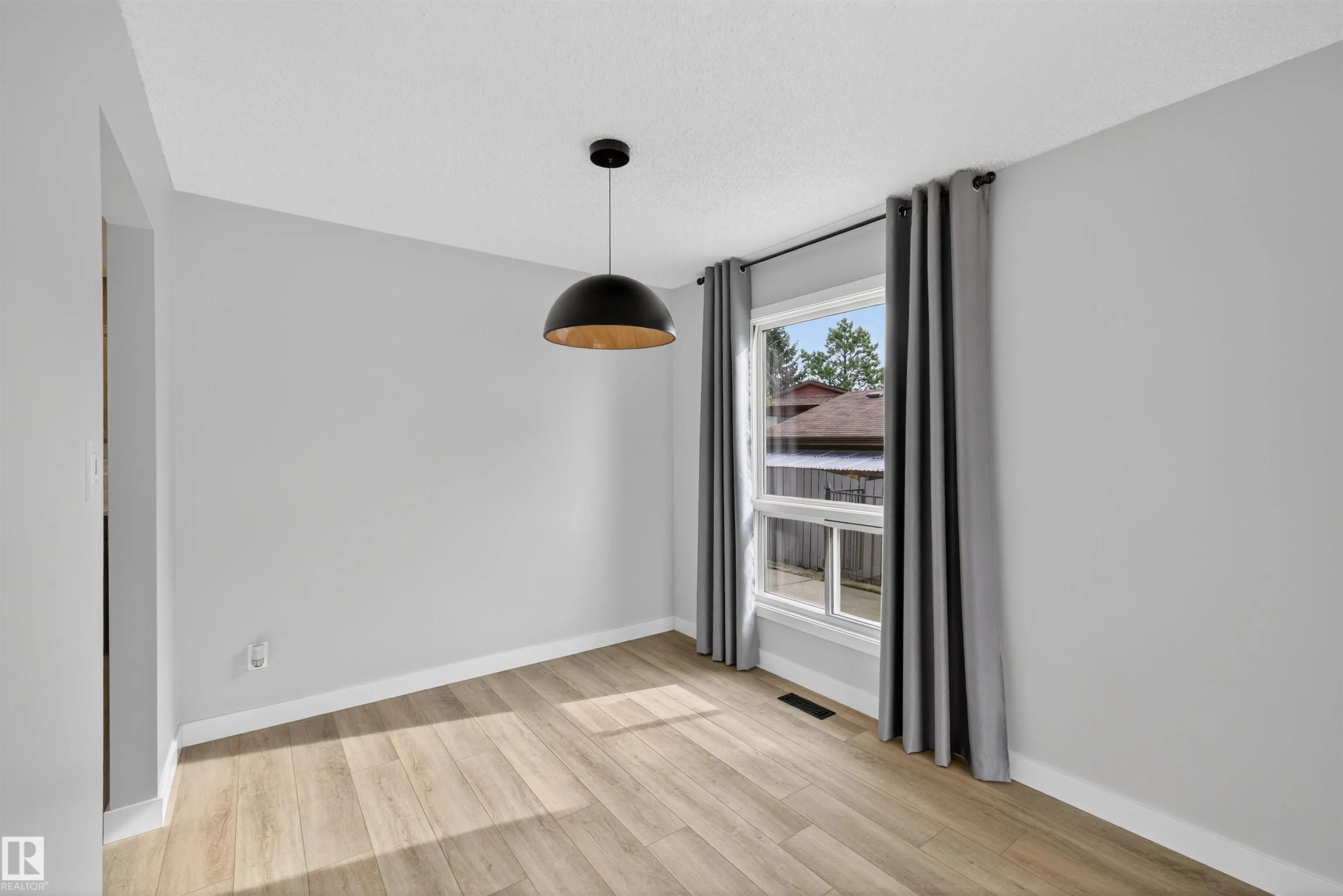 13815 35 ST