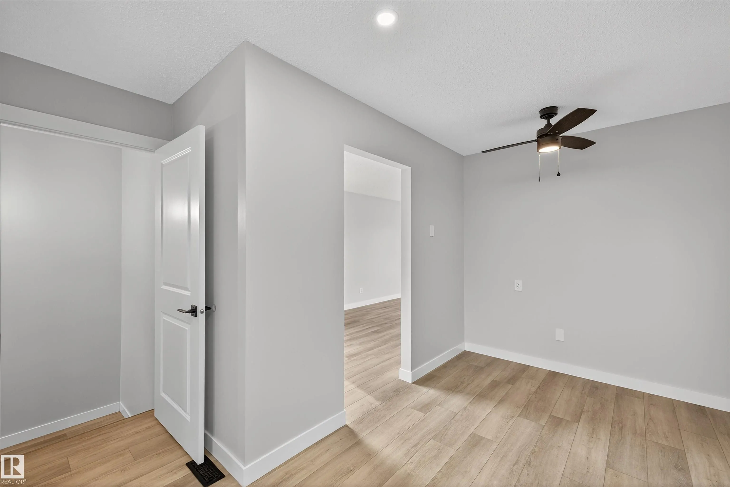 13815 35 ST
