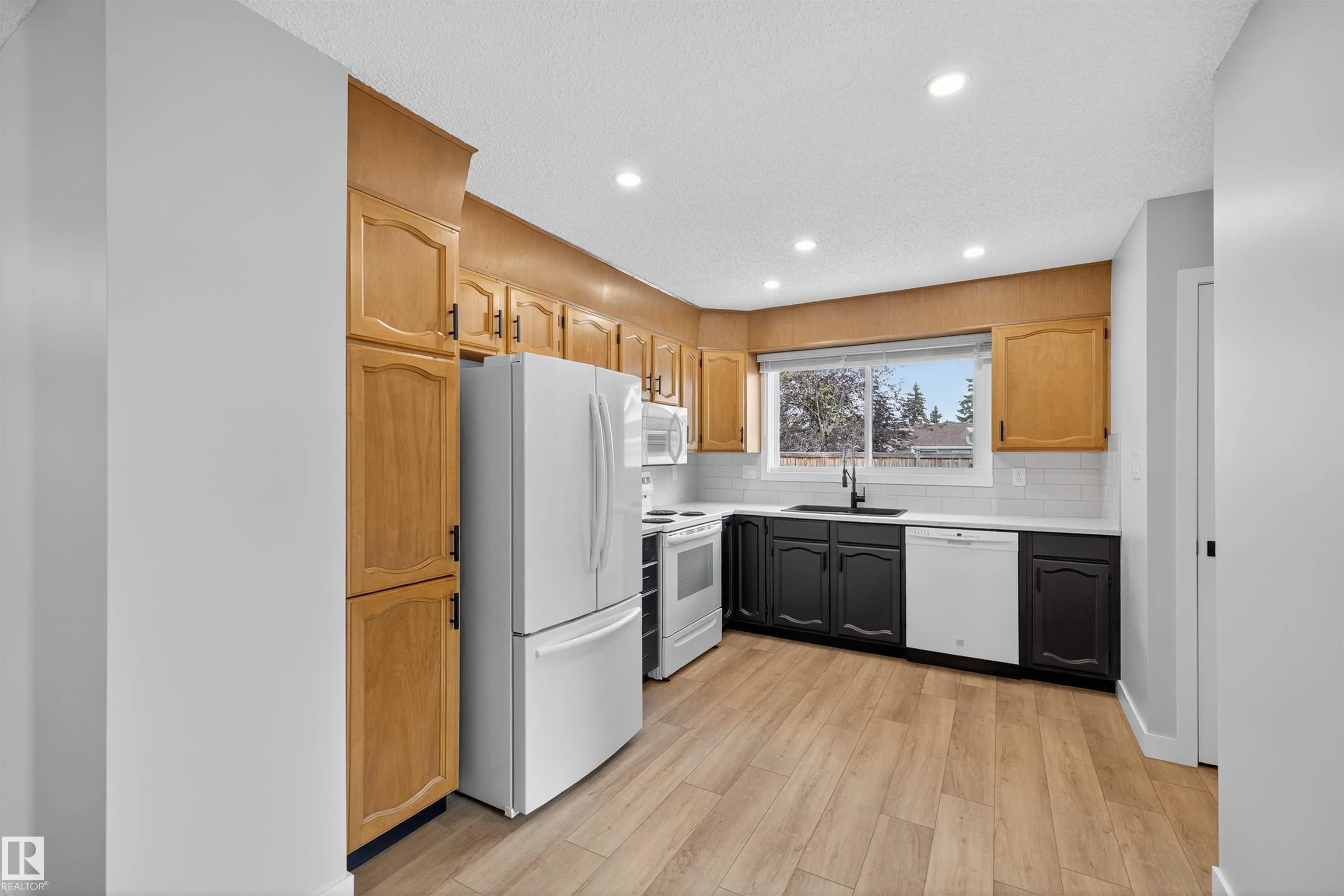 13815 35 ST
