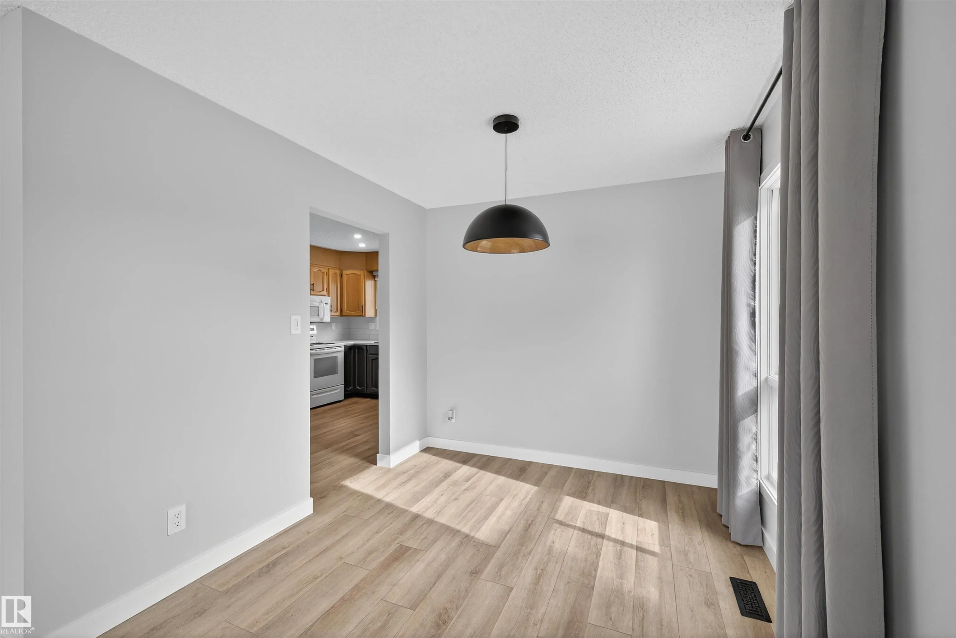 13815 35 ST