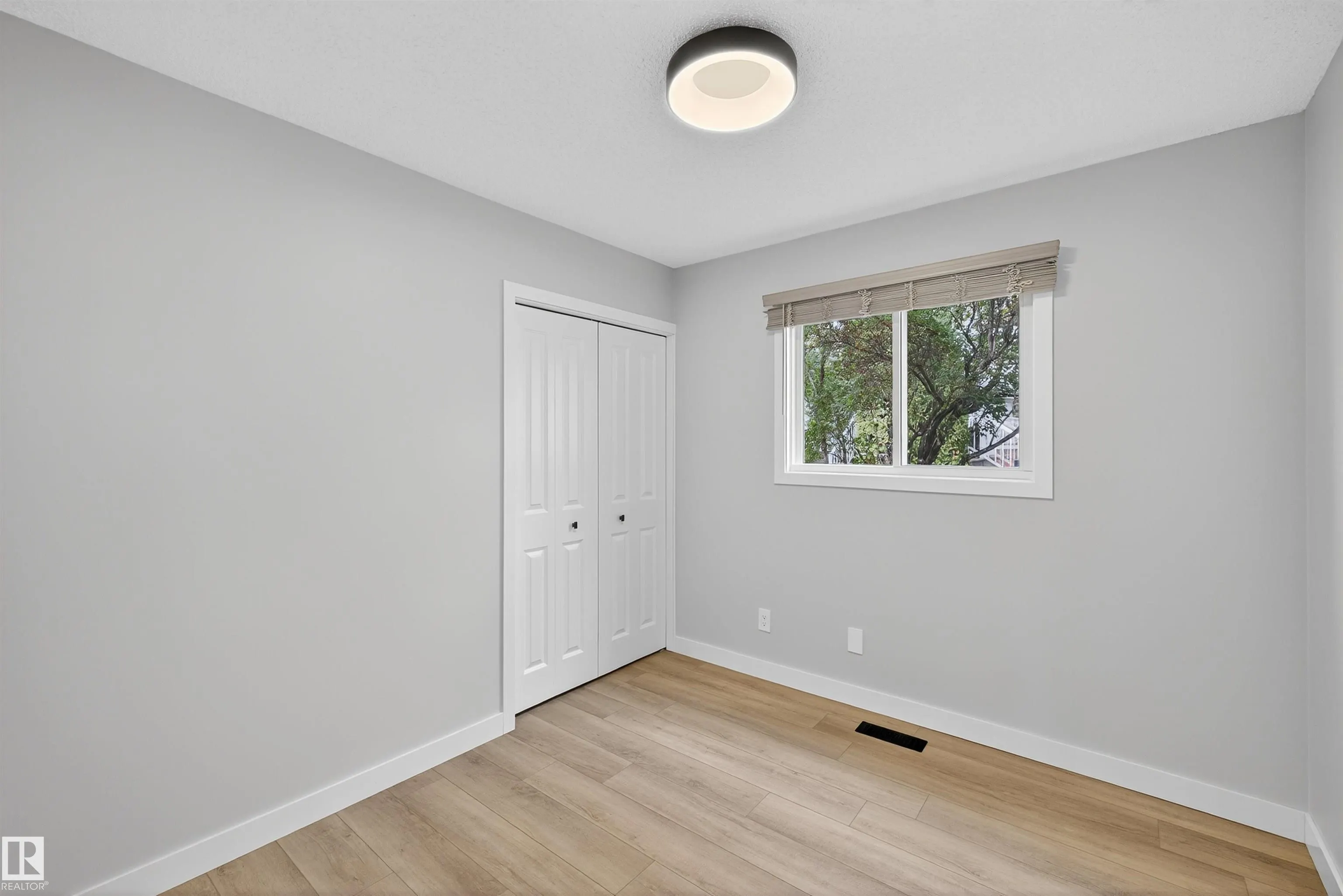 13815 35 ST