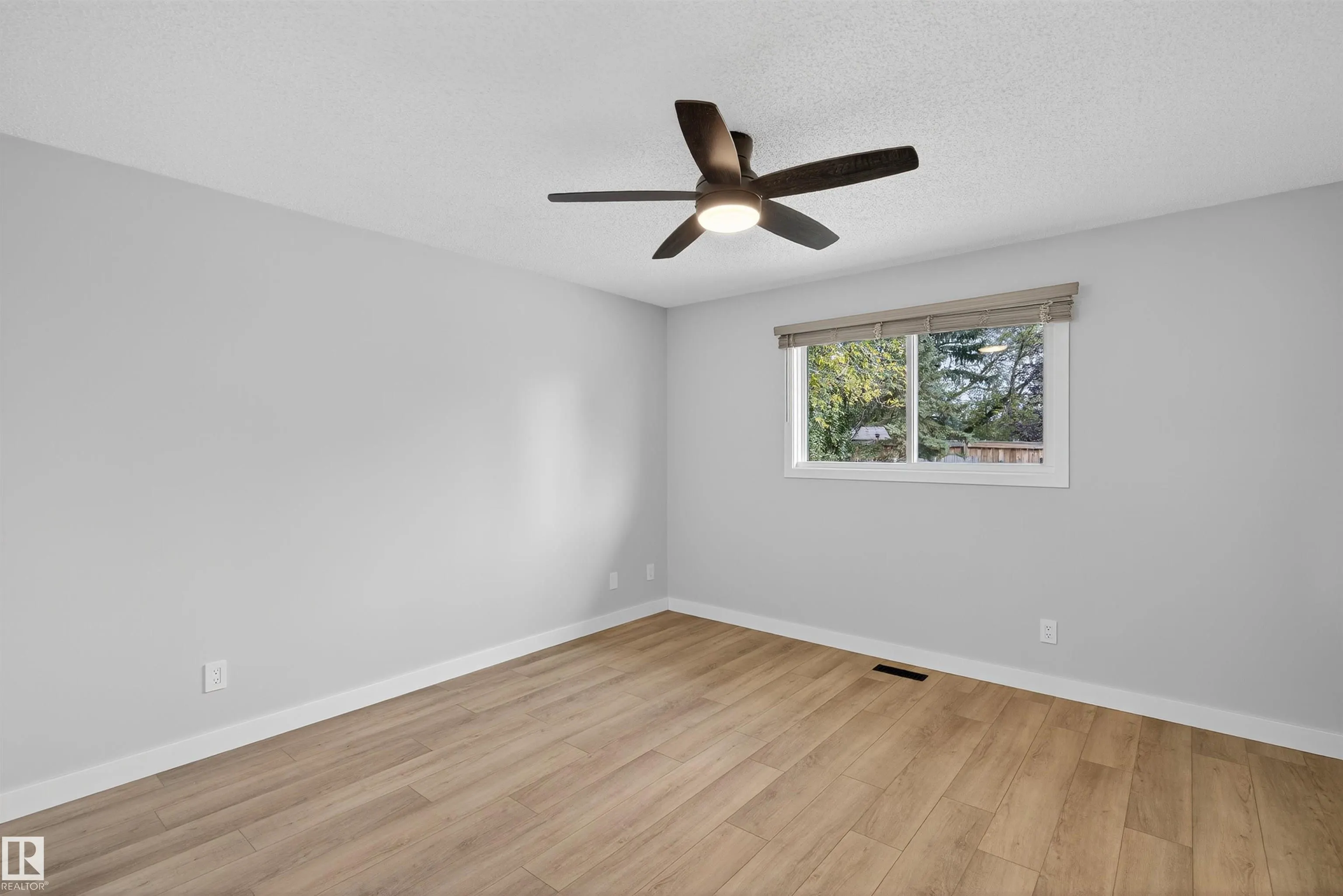 13815 35 ST