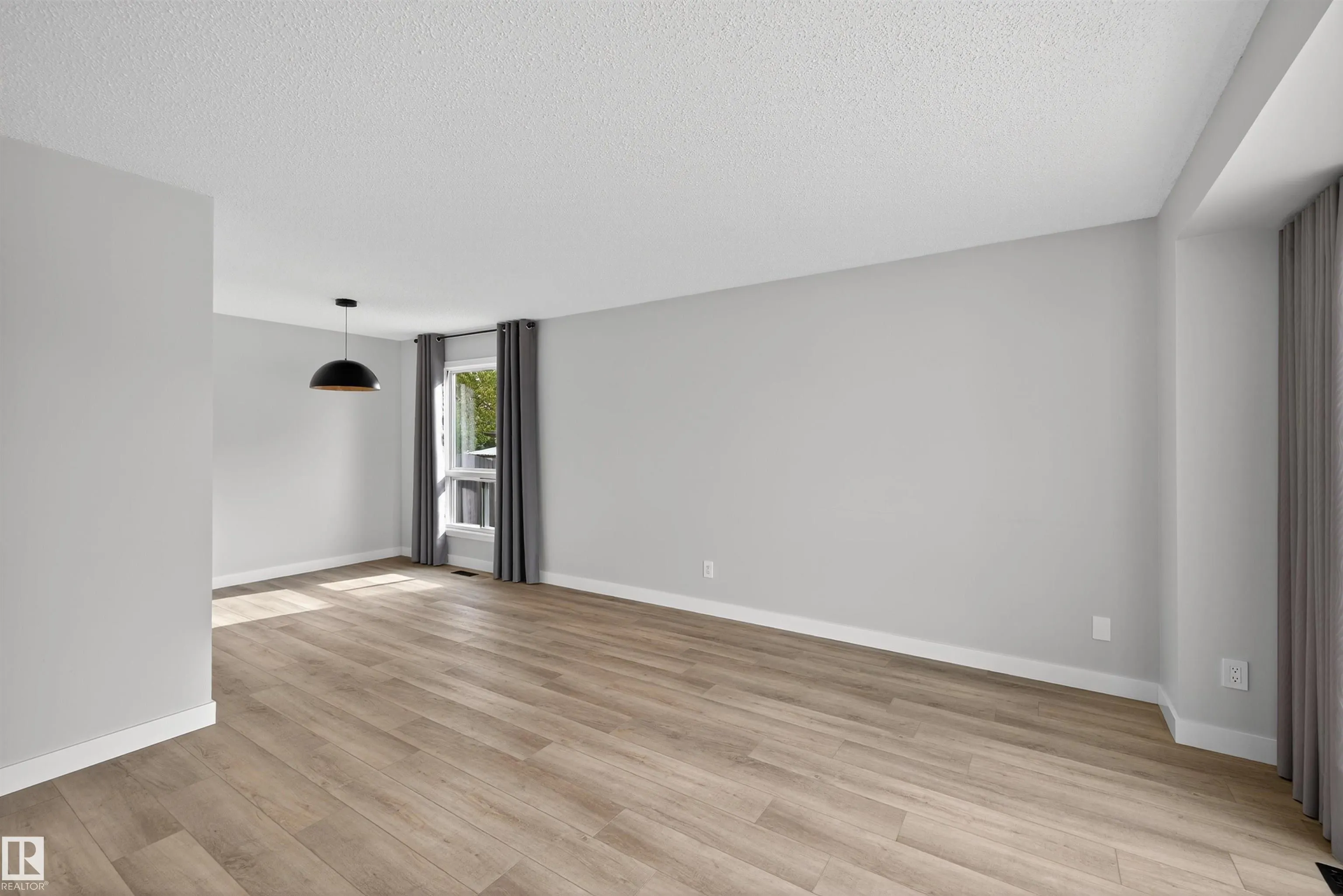 13815 35 ST