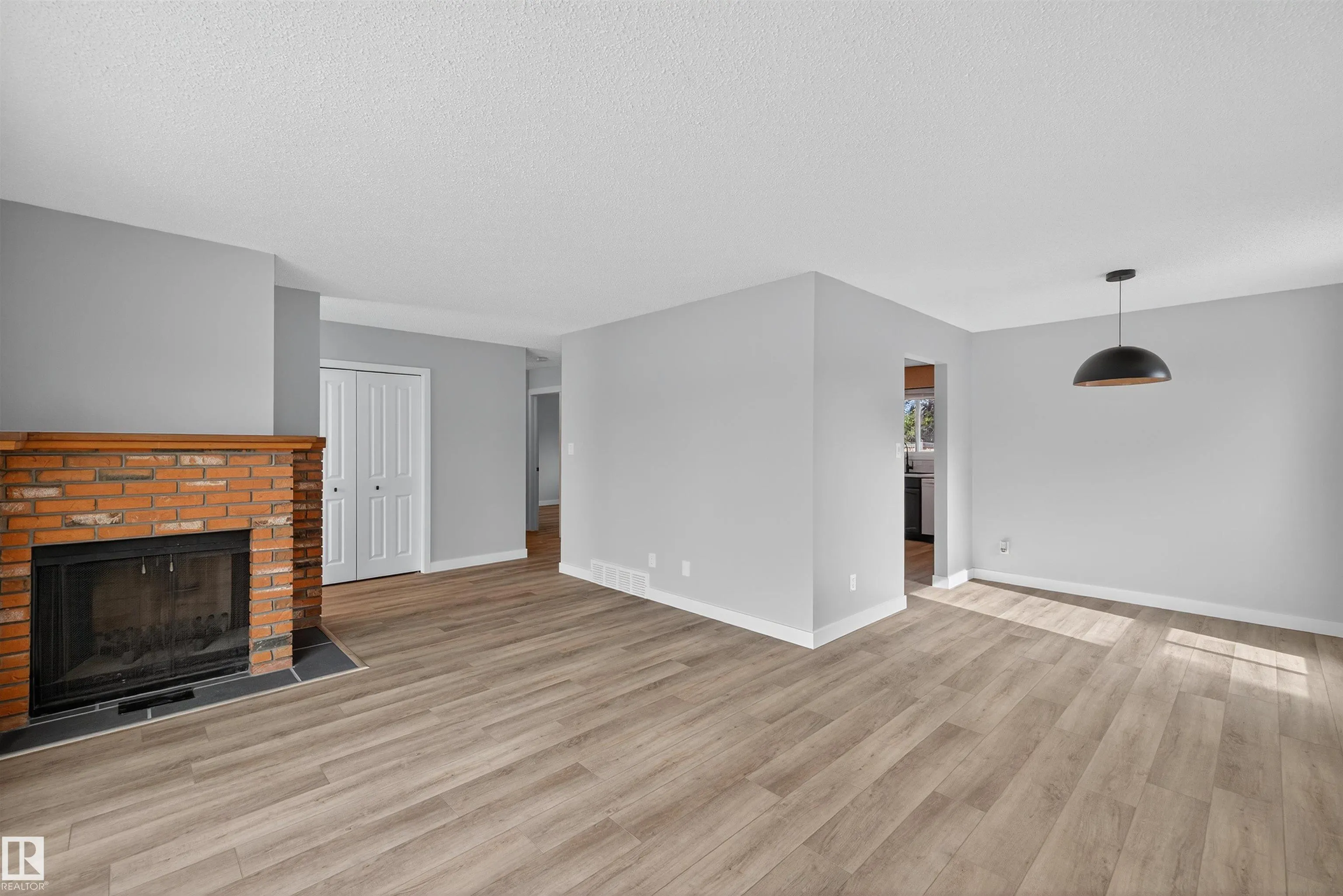 13815 35 ST