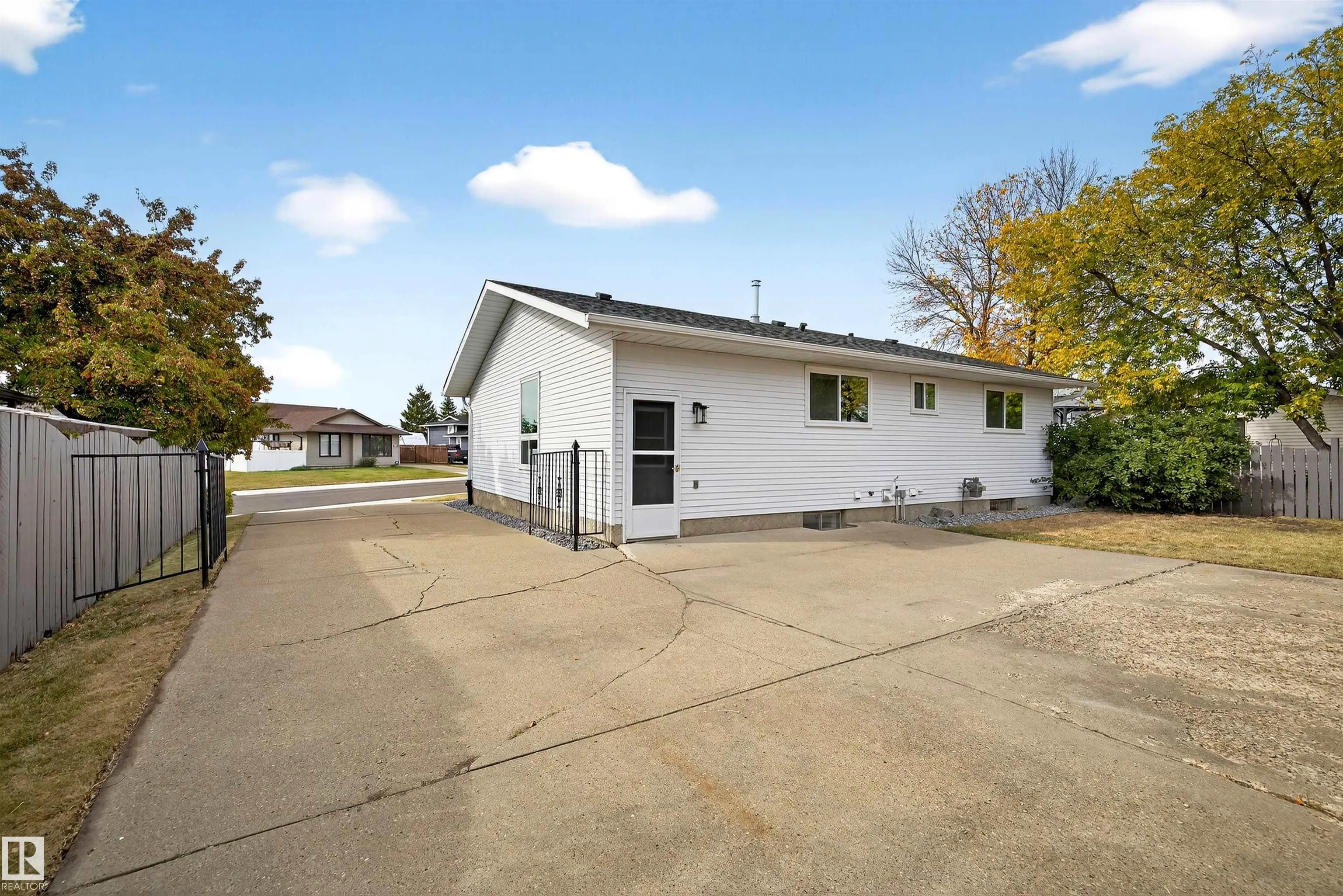 13815 35 ST