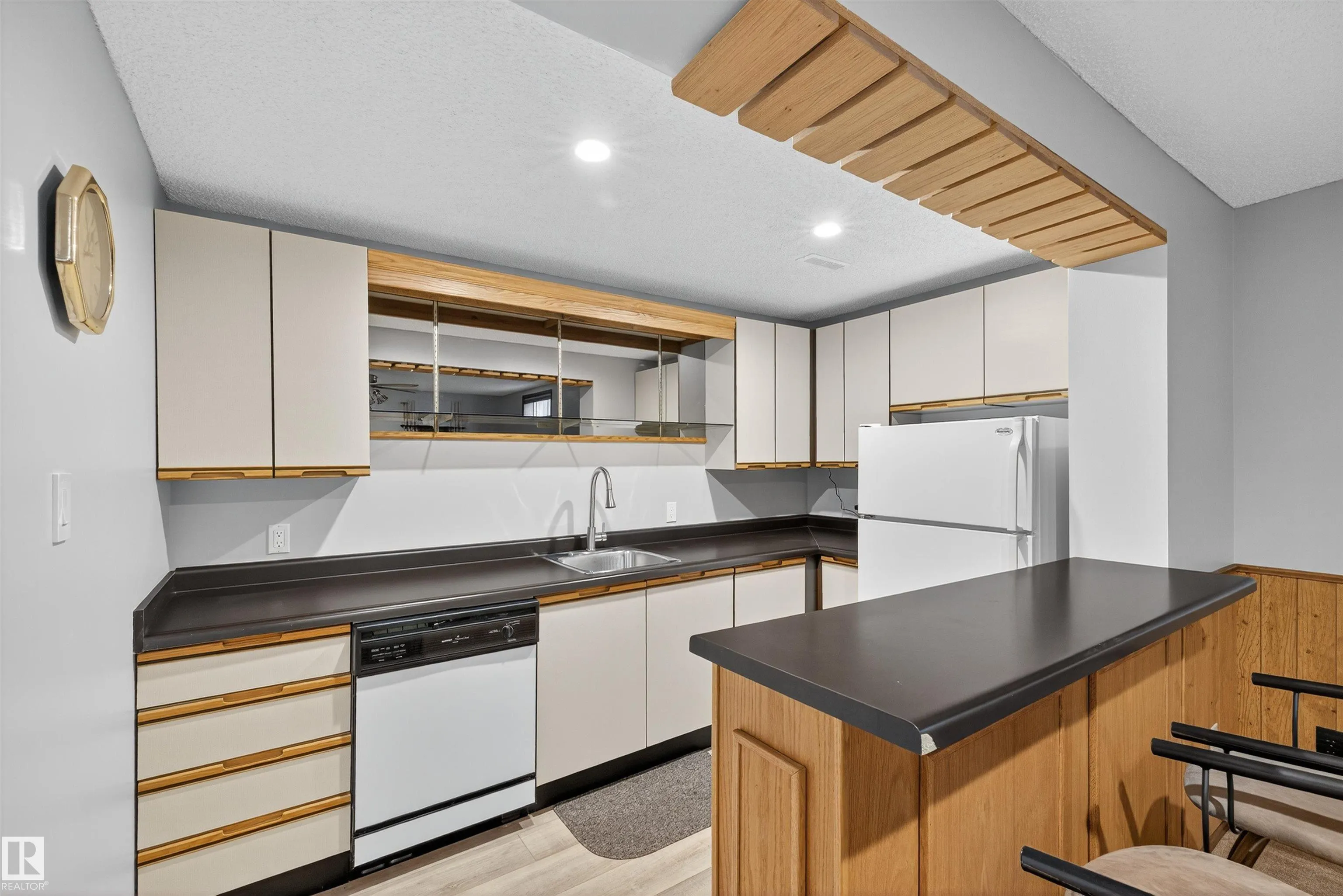 13815 35 ST