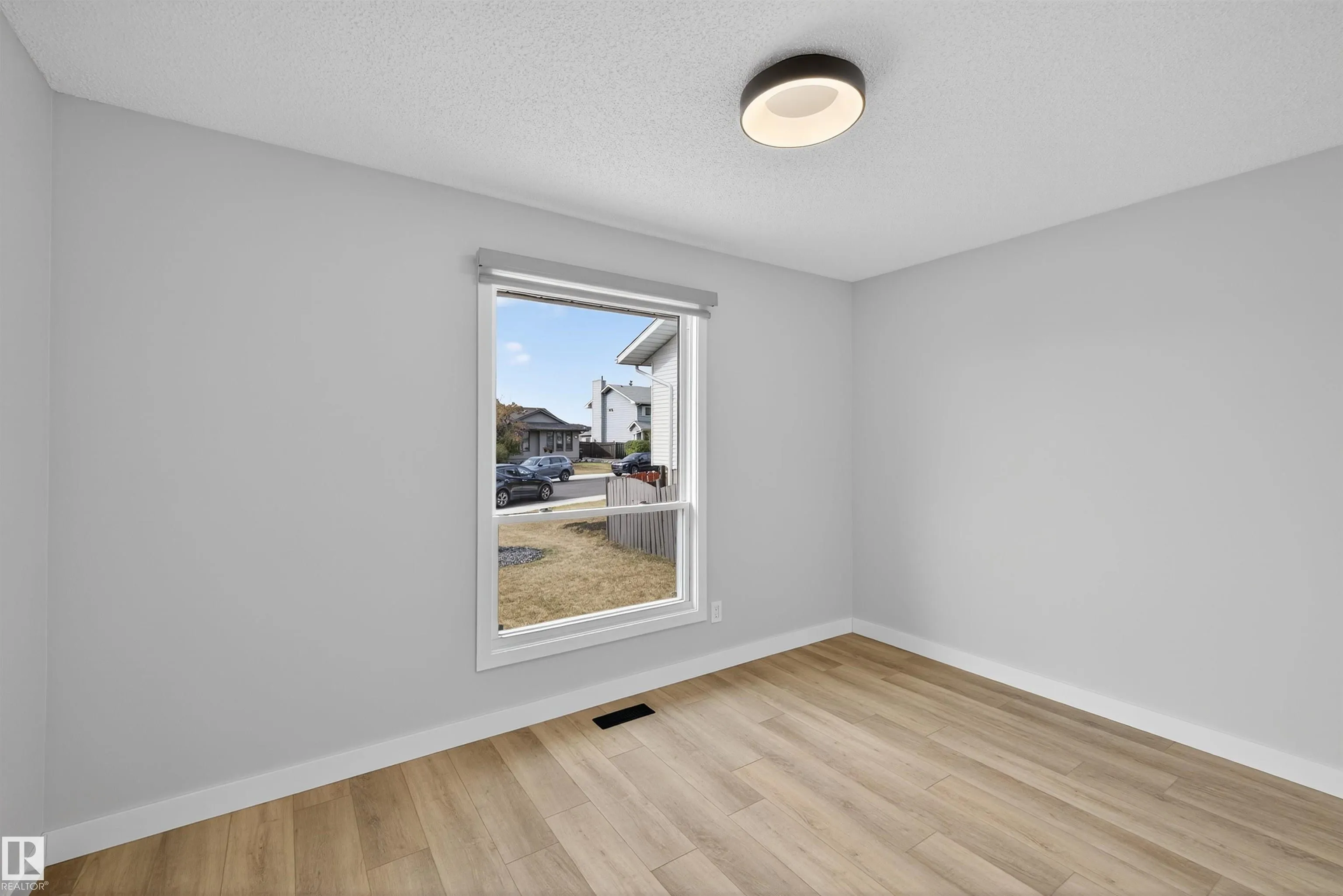 13815 35 ST