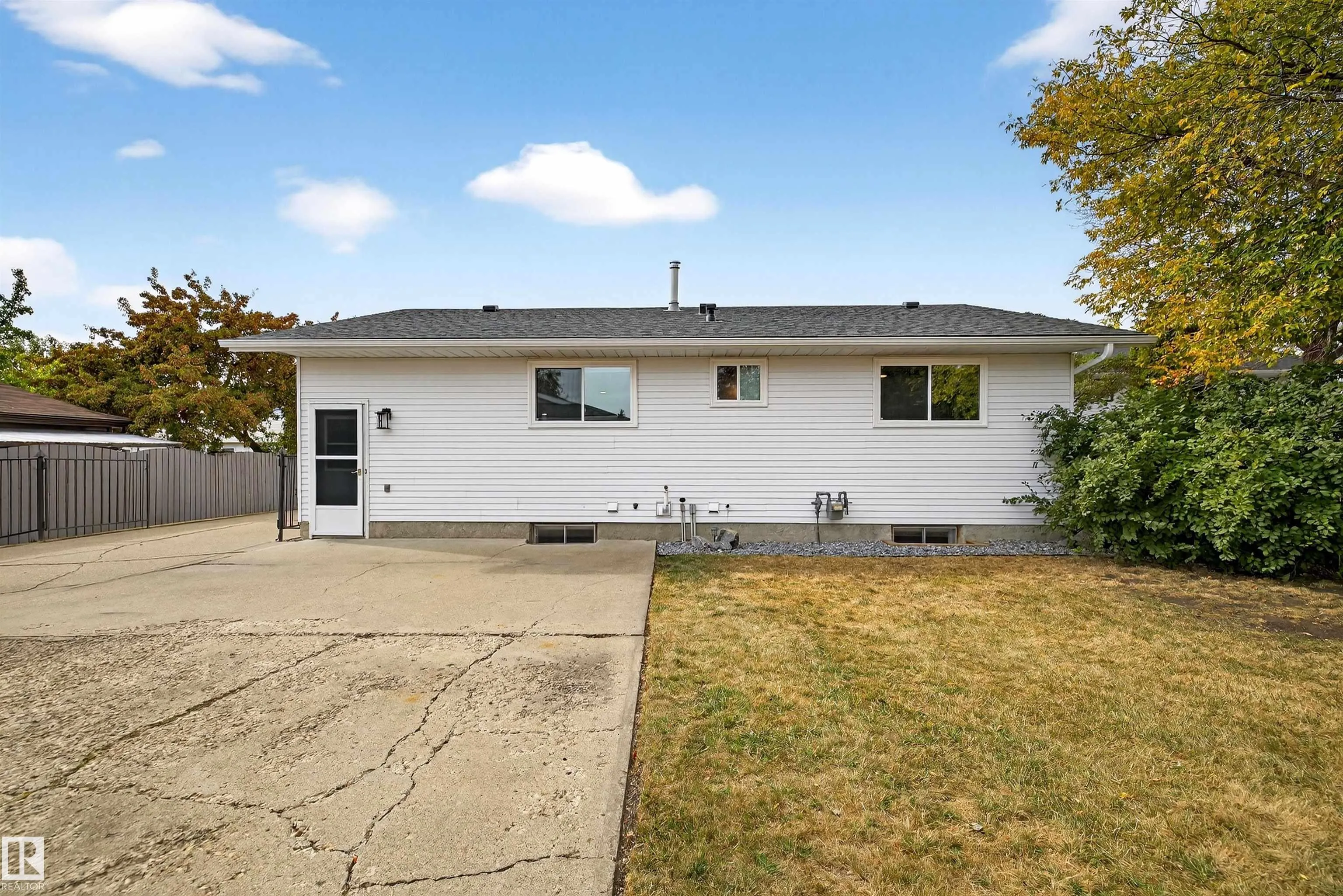 13815 35 ST