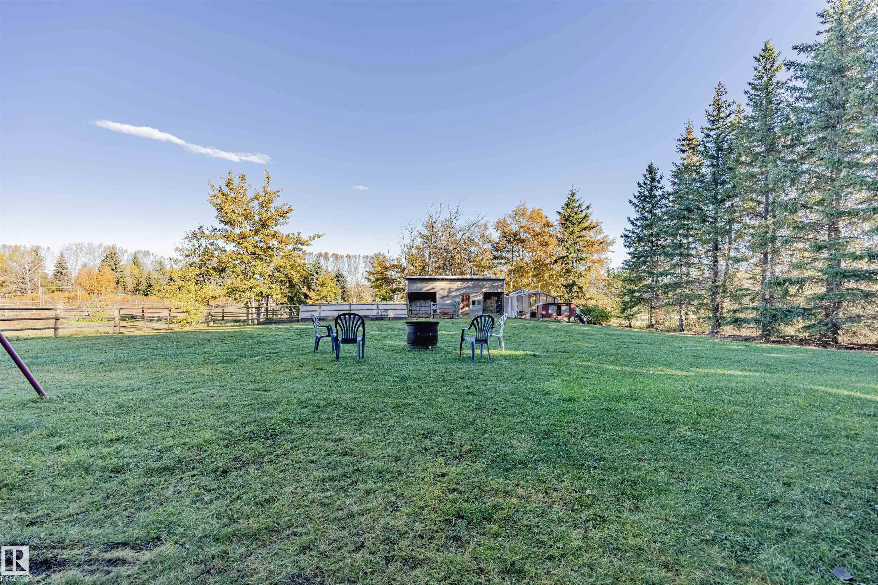194 52328 HWY 21