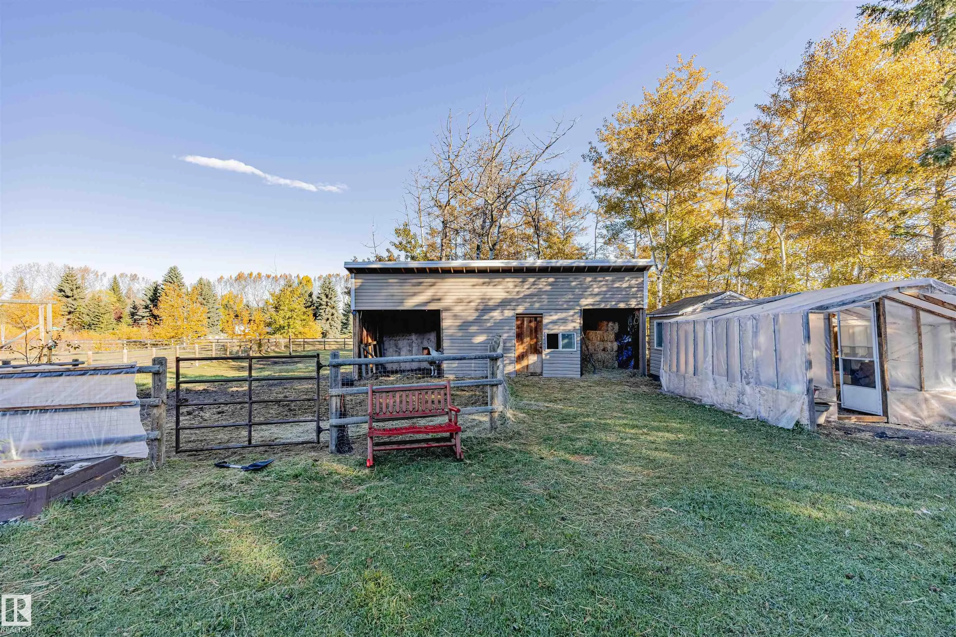 194 52328 HWY 21
