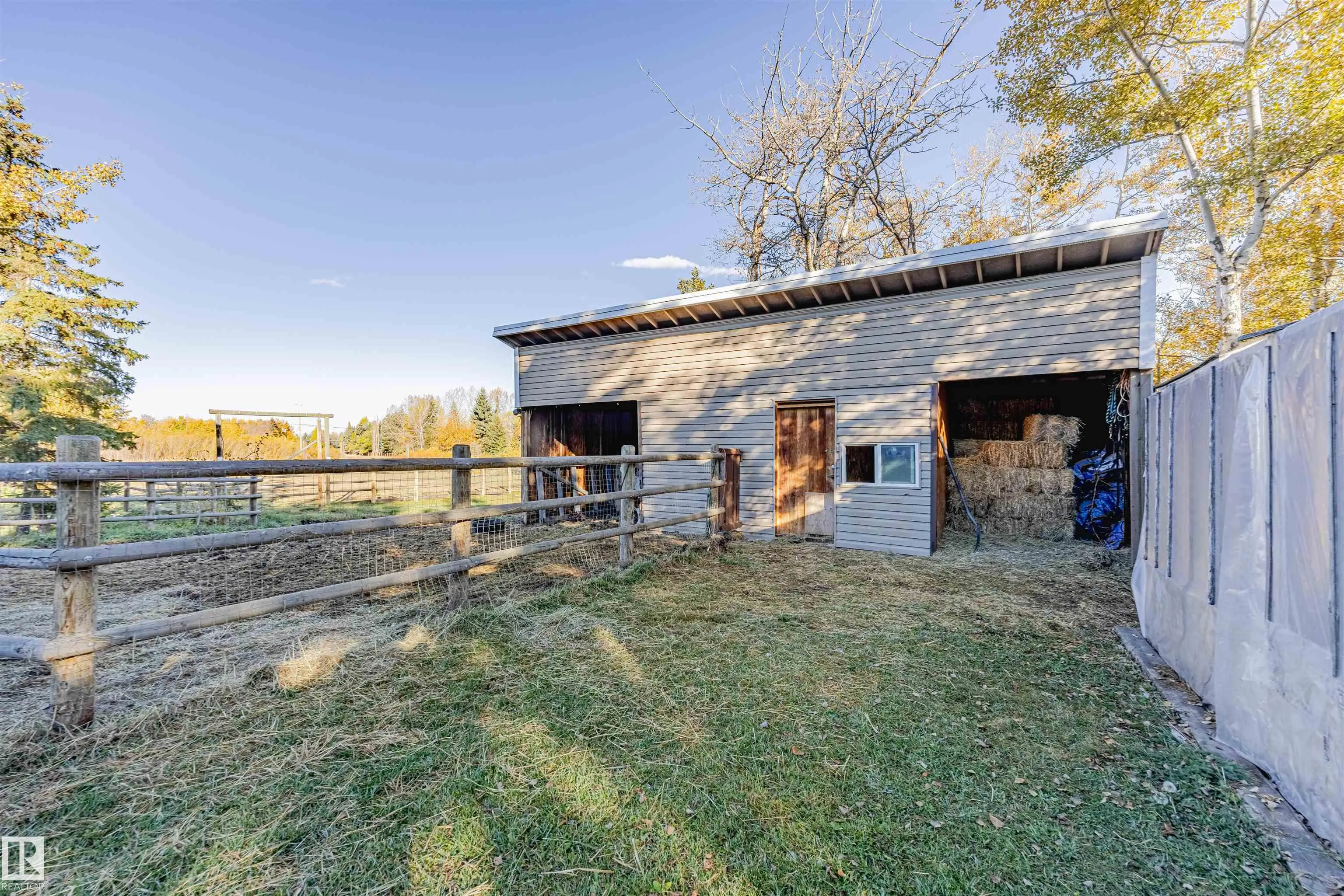 194 52328 HWY 21