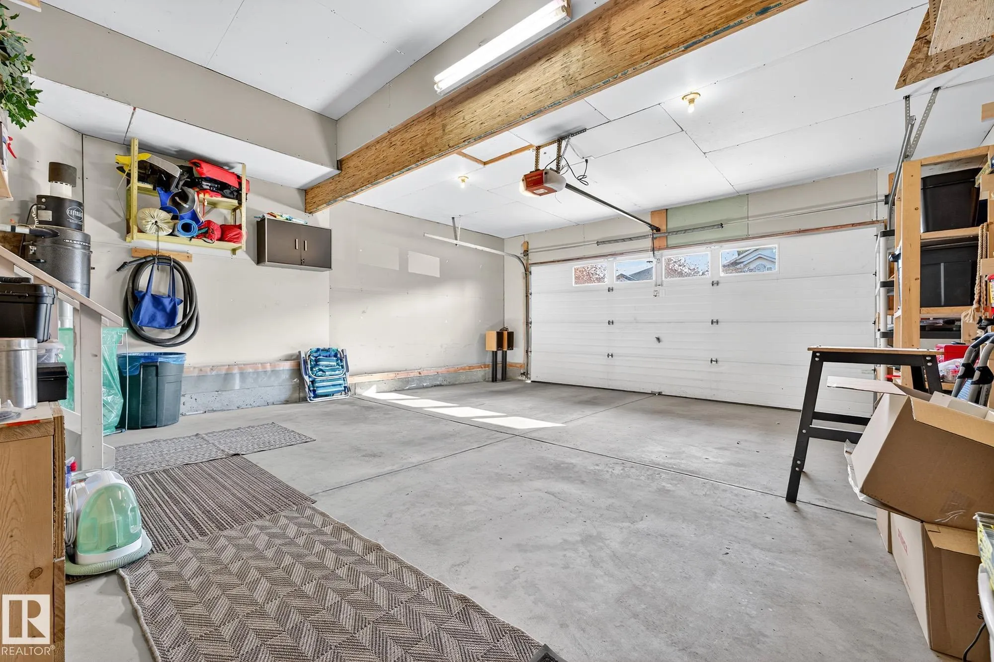 310 HILLIARD Close