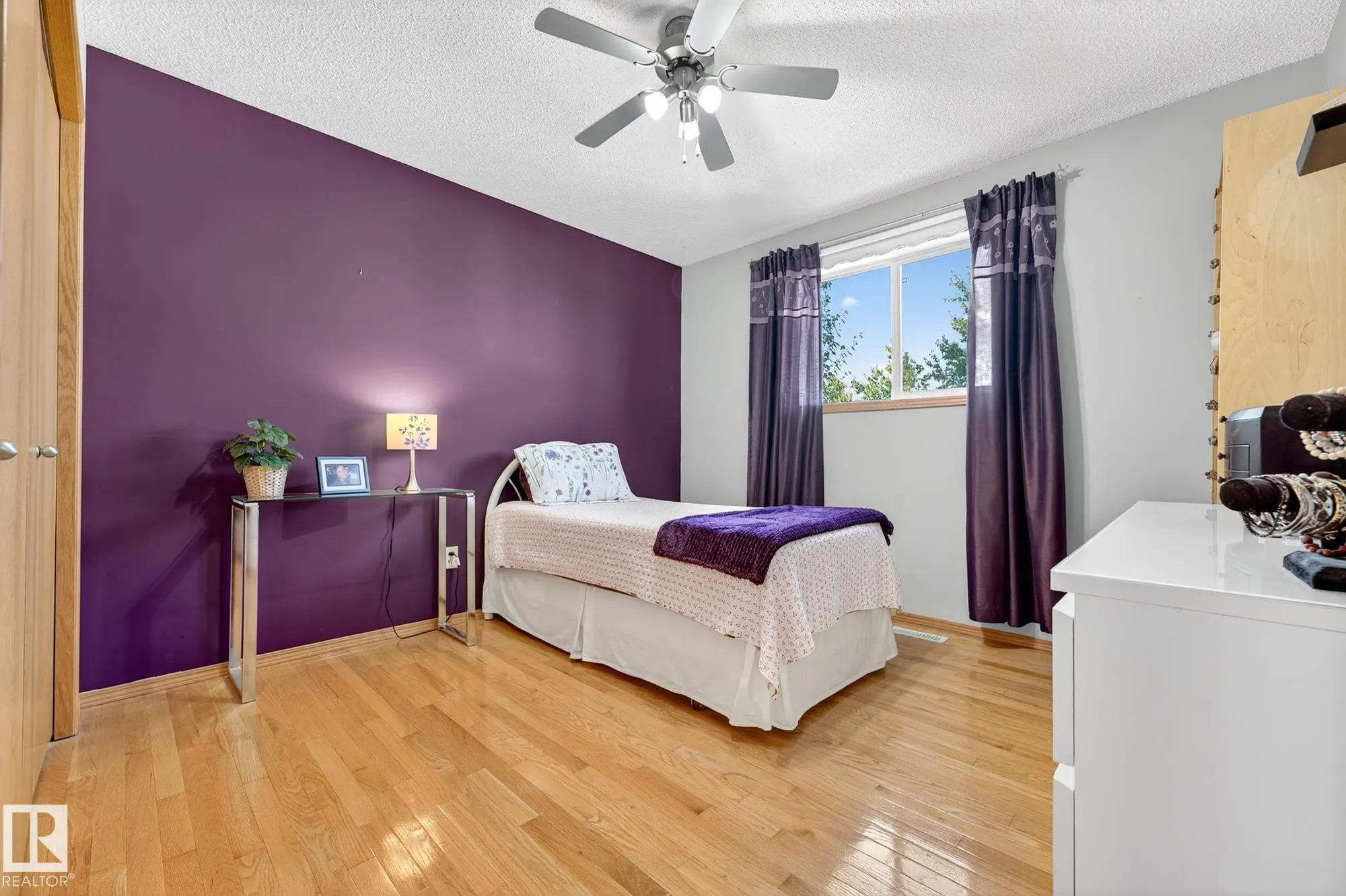 310 HILLIARD Close