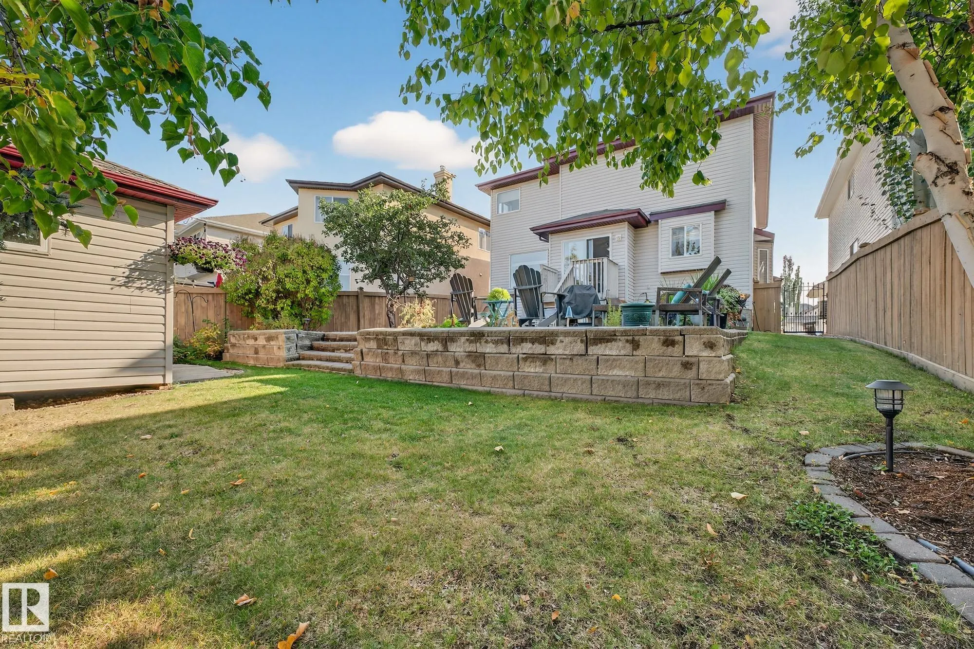310 HILLIARD Close
