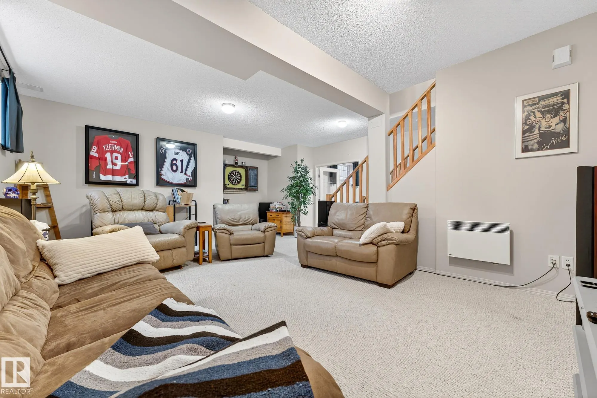 310 HILLIARD Close
