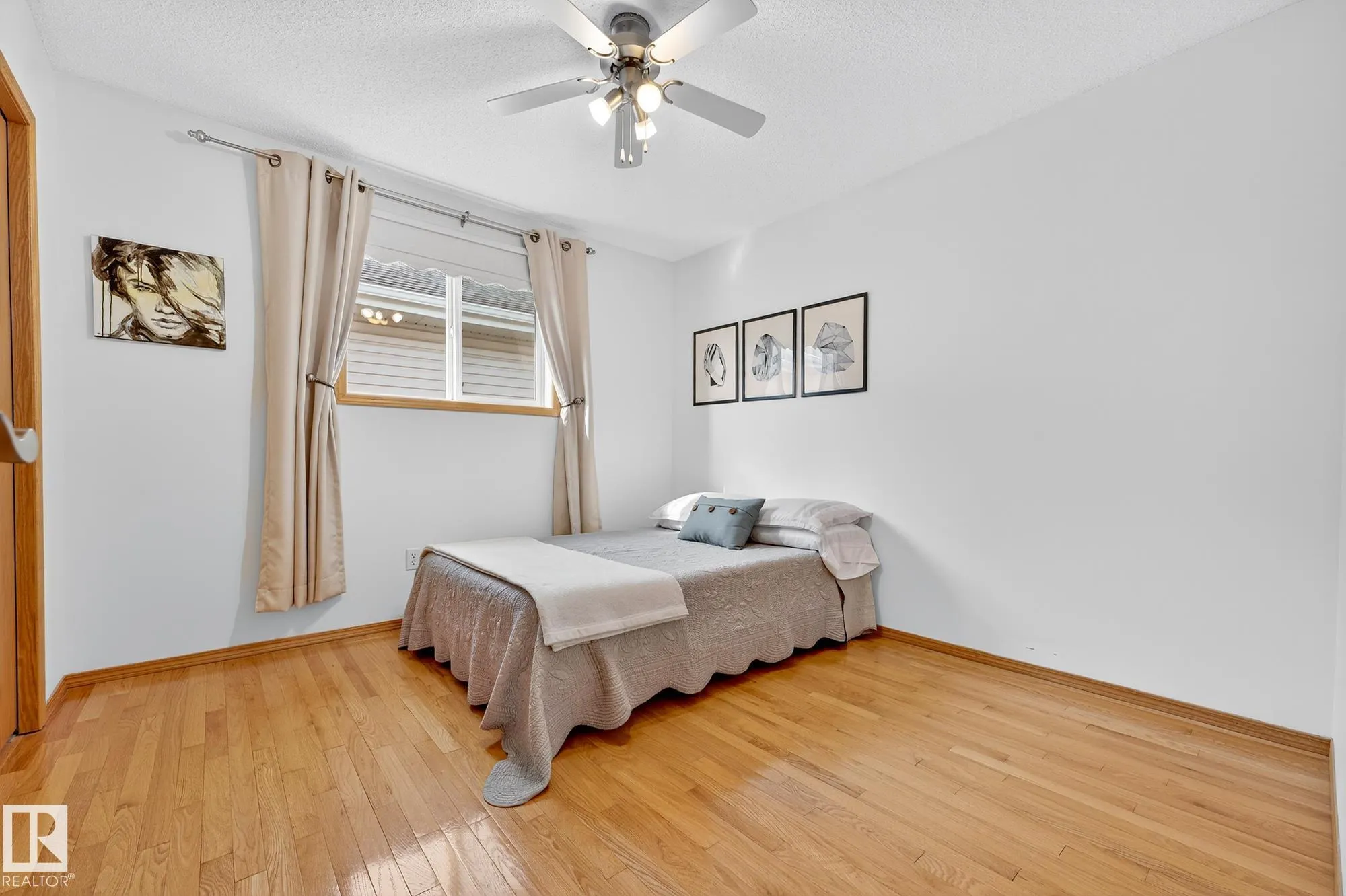 310 HILLIARD Close