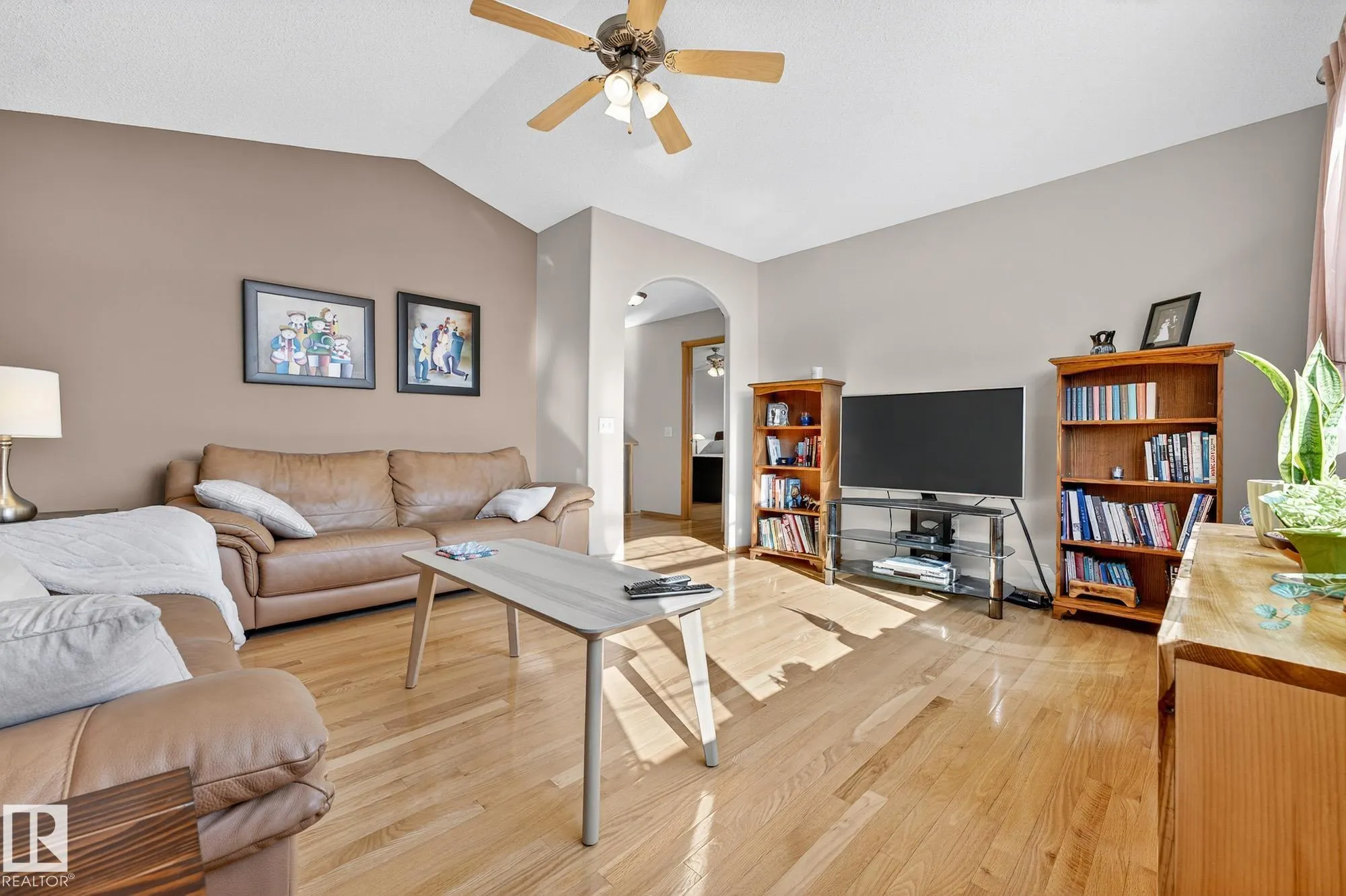 310 HILLIARD Close