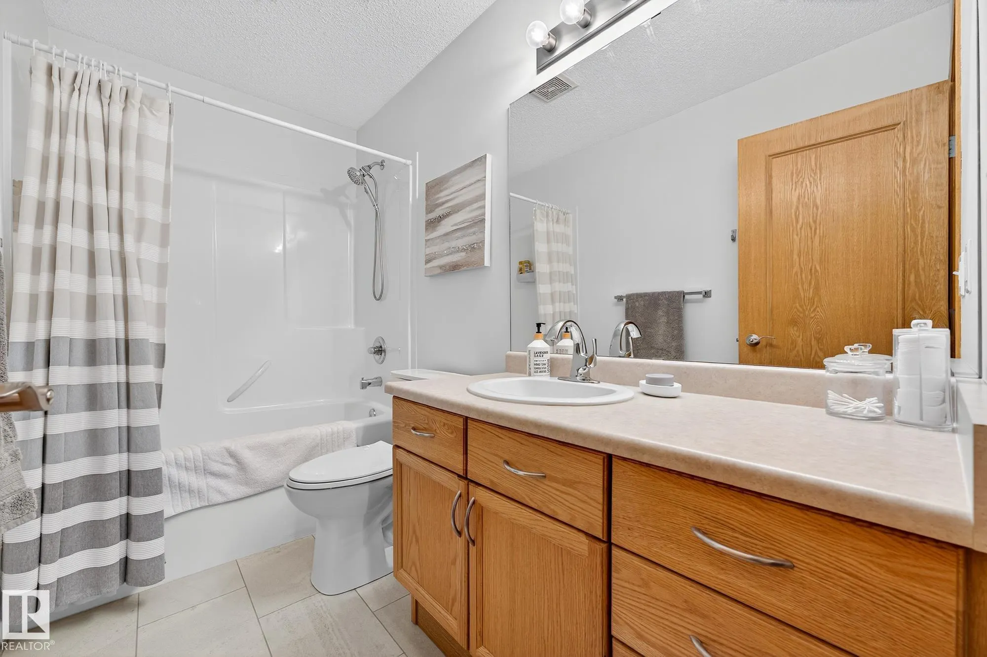 310 HILLIARD Close