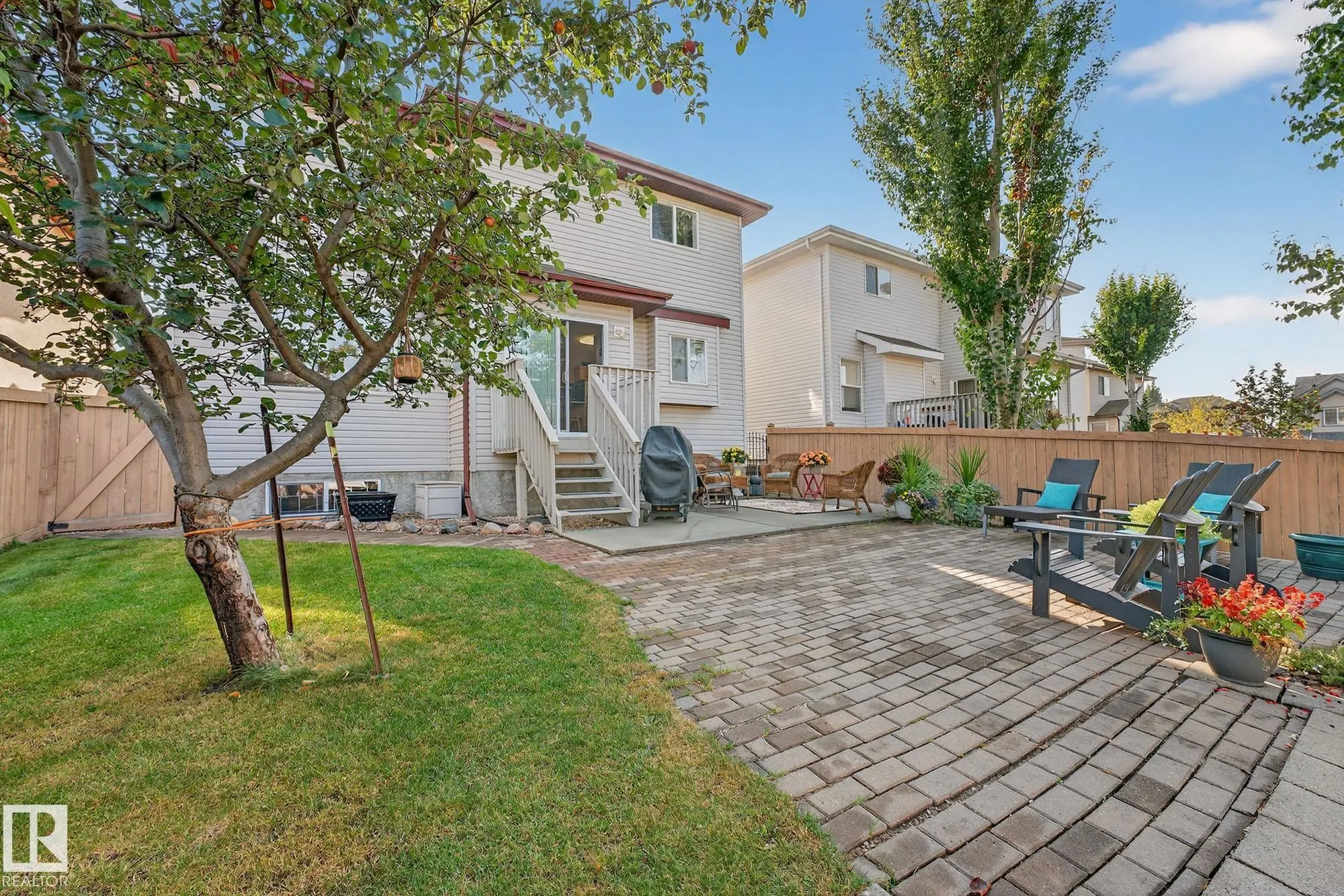 310 HILLIARD Close