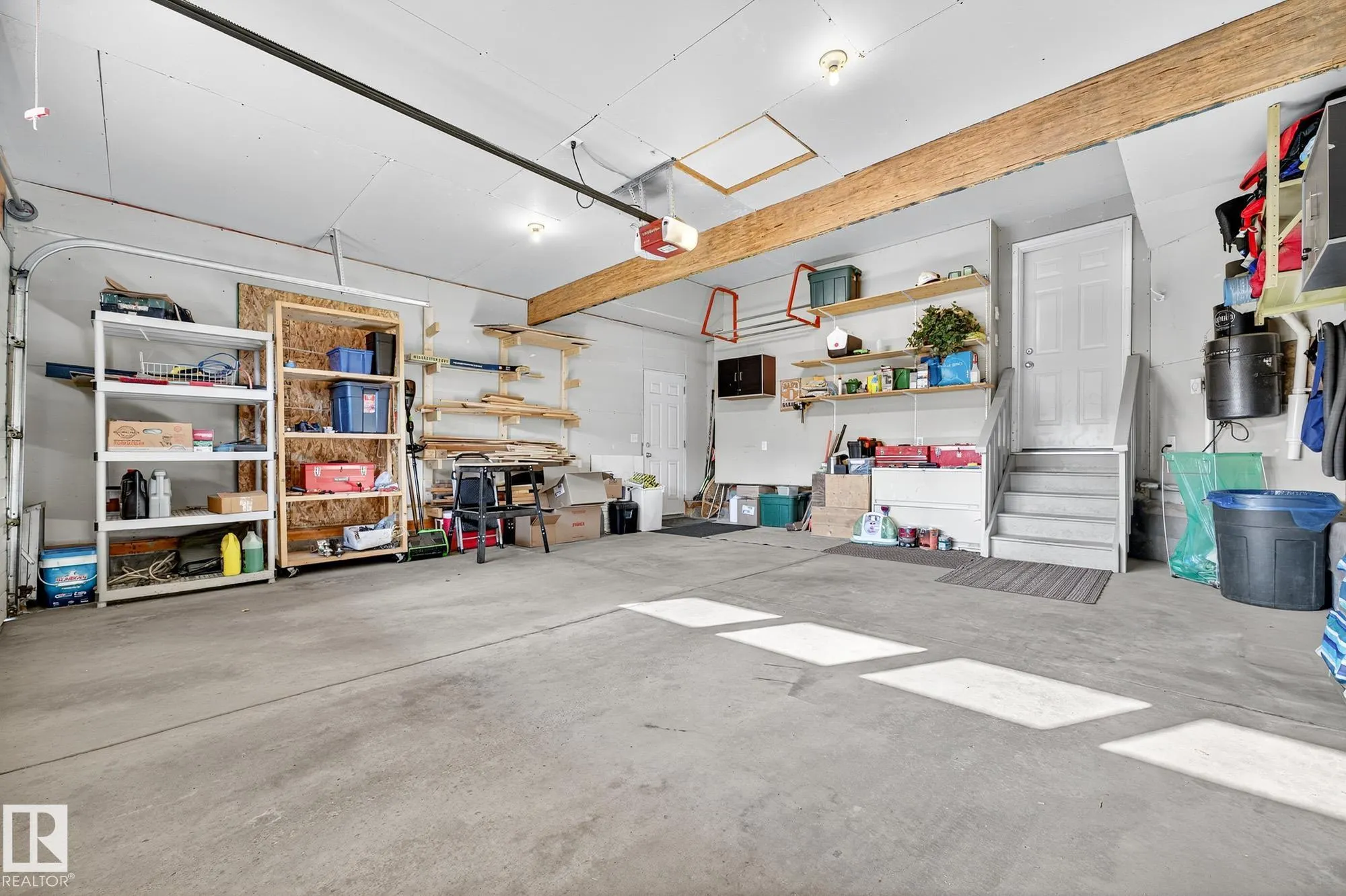 310 HILLIARD Close